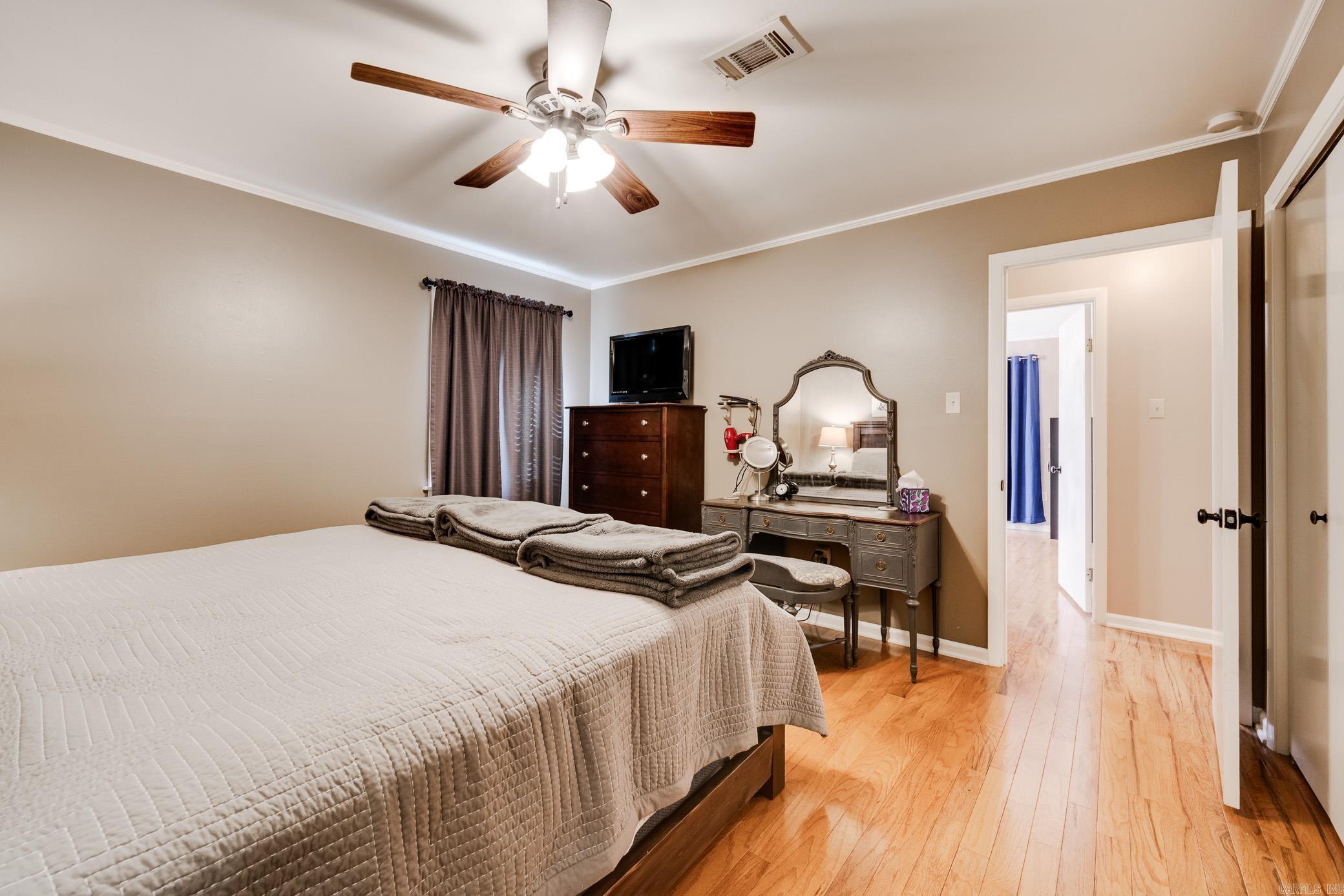 6 E Post Oak Drive