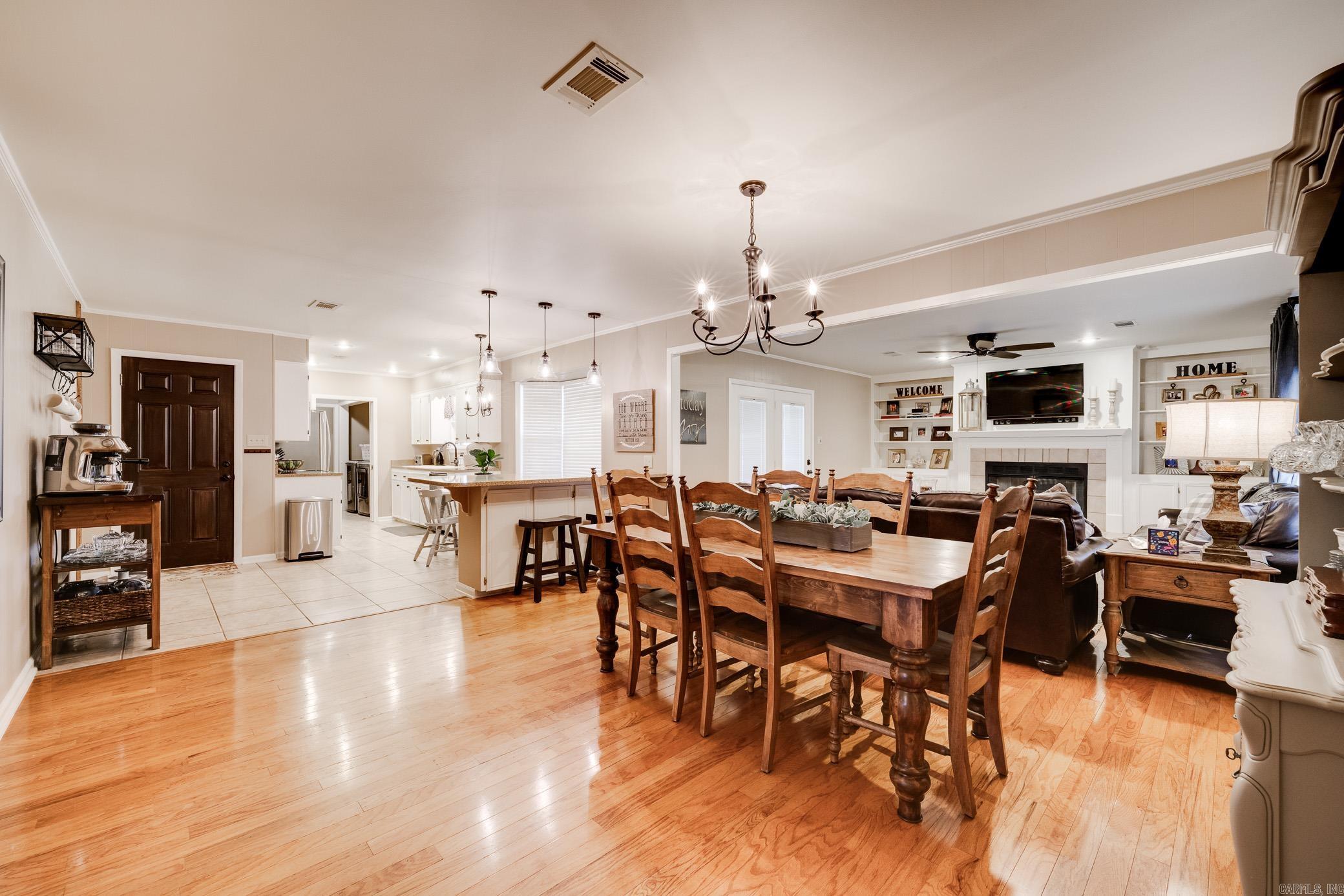 6 E Post Oak Drive