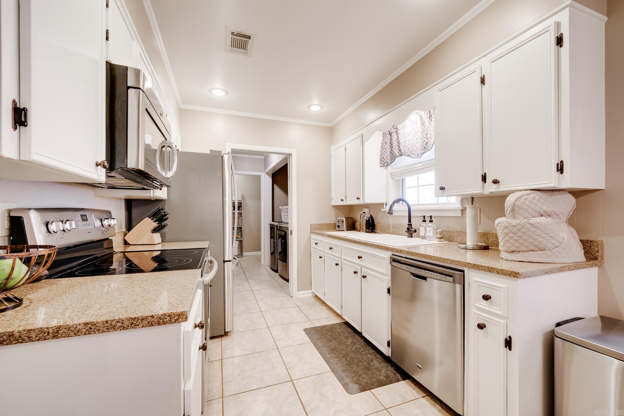 6 E Post Oak Drive