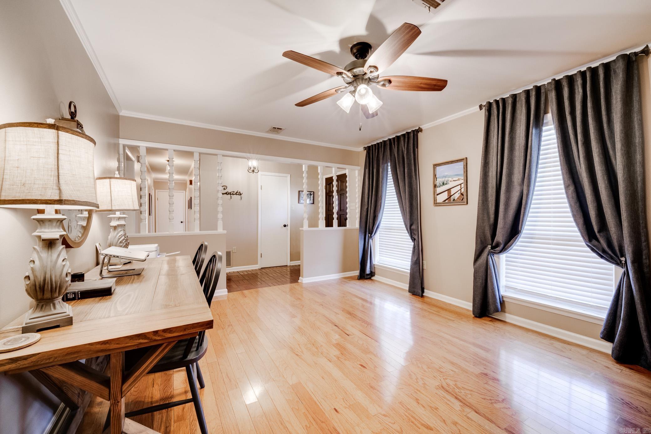 6 E Post Oak Drive