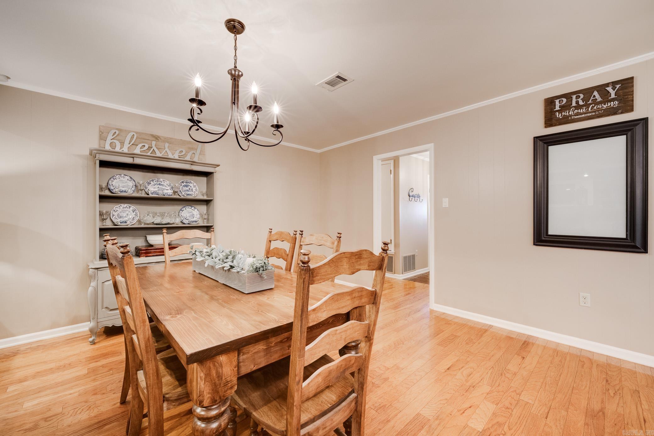 6 E Post Oak Drive