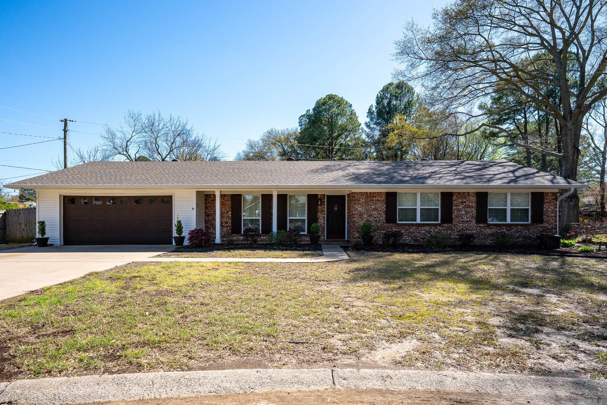 6 E Post Oak Drive