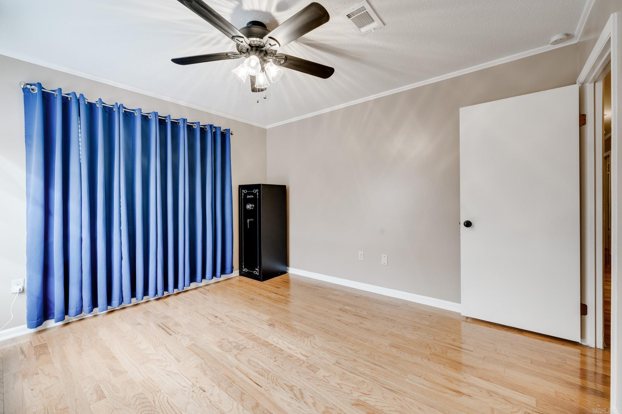 6 E Post Oak Drive