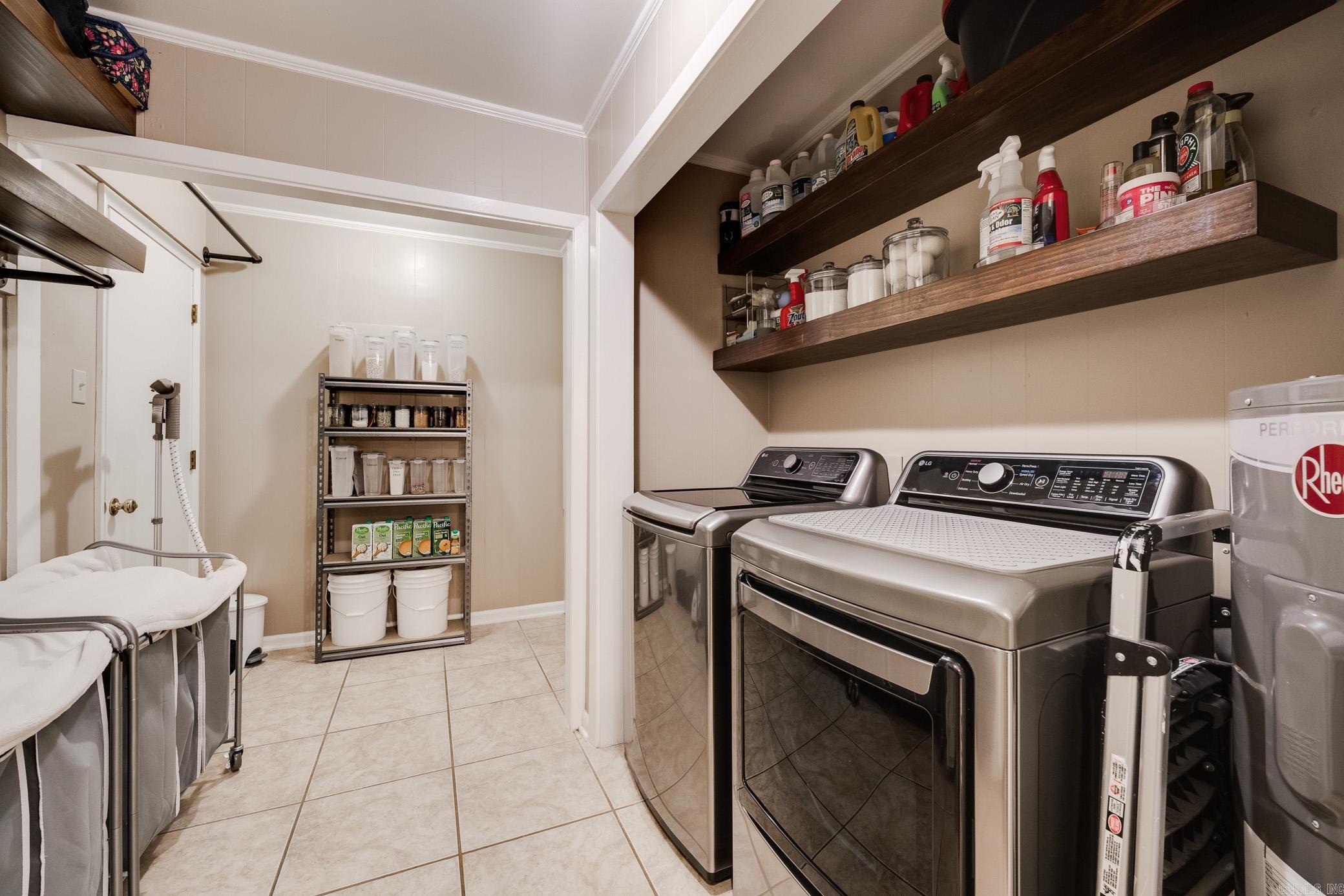 6 E Post Oak Drive