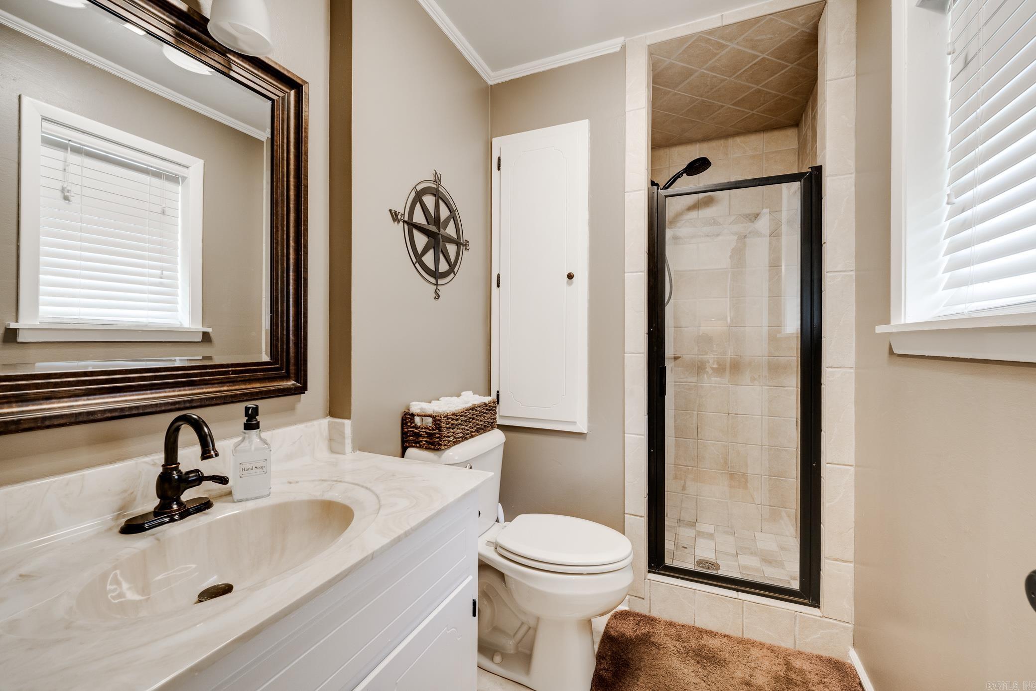 6 E Post Oak Drive