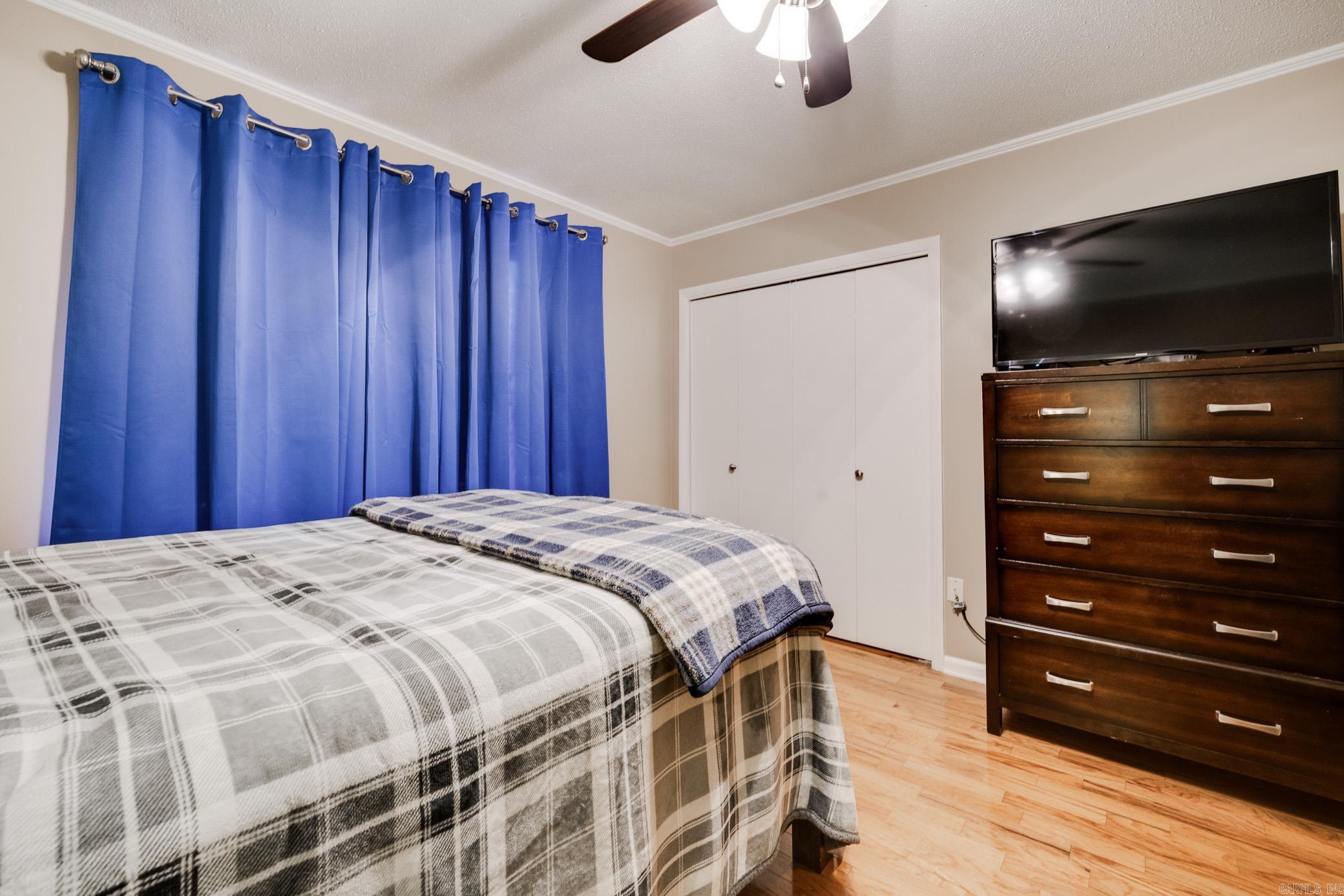 6 E Post Oak Drive