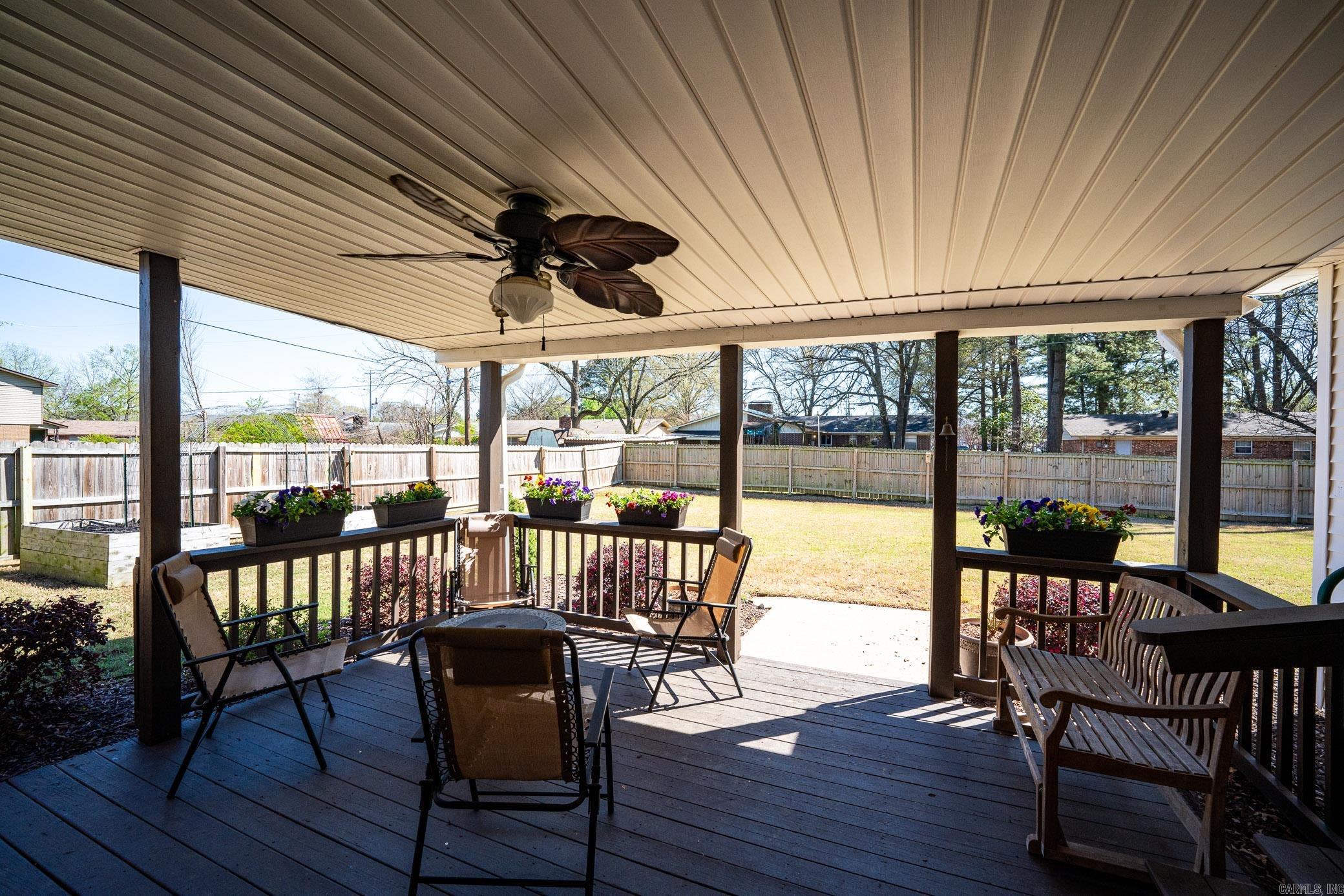 6 E Post Oak Drive