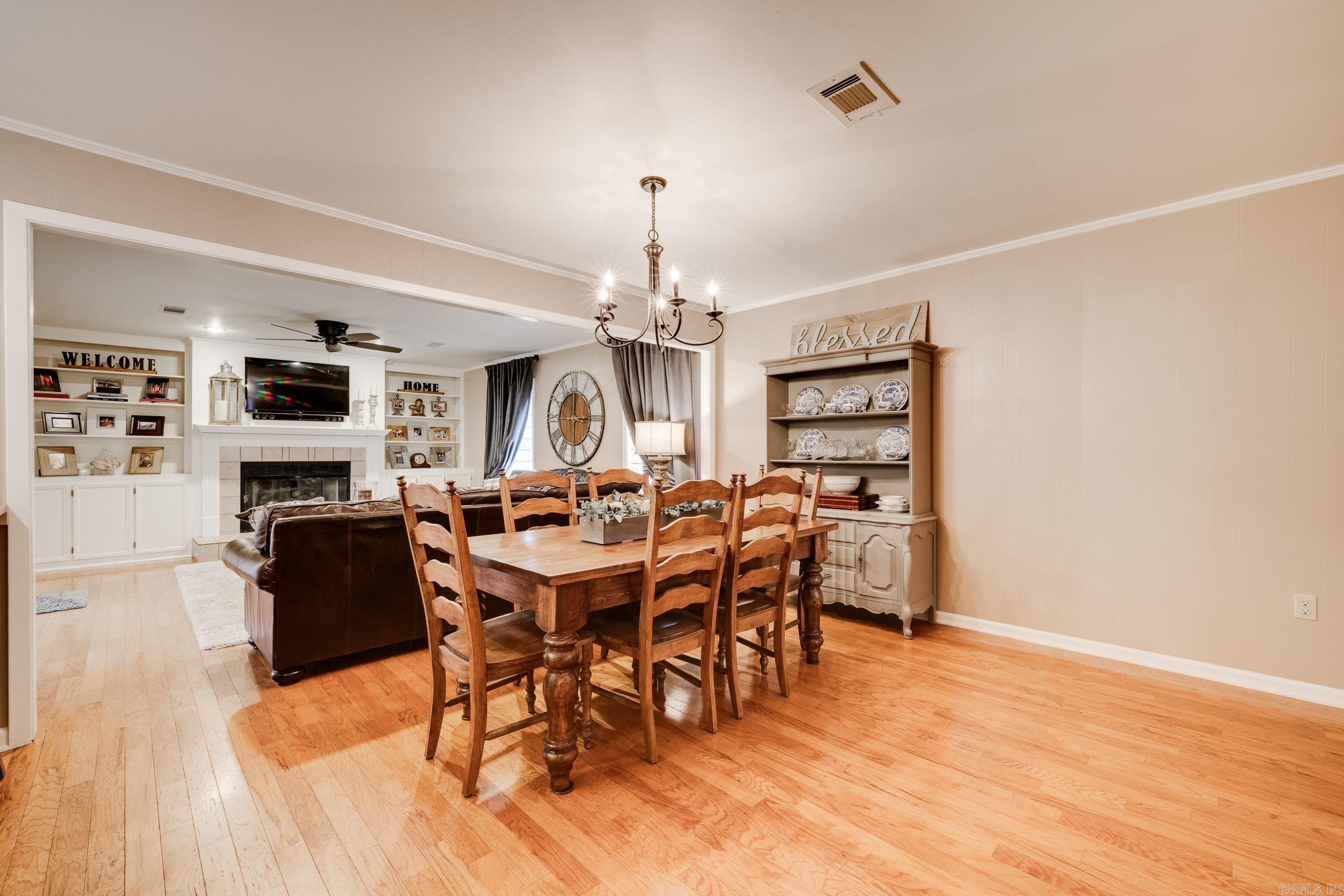 6 E Post Oak Drive