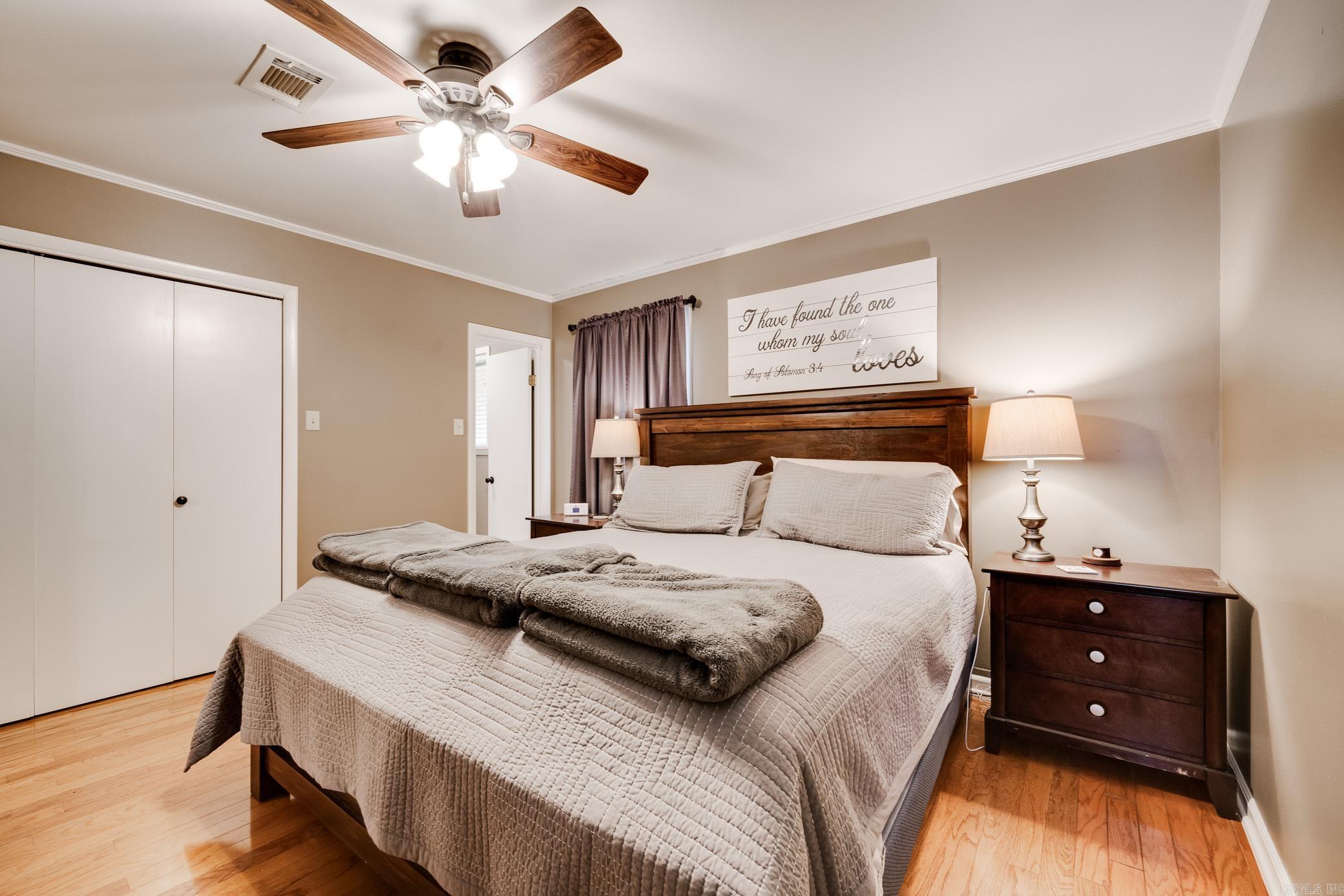 6 E Post Oak Drive