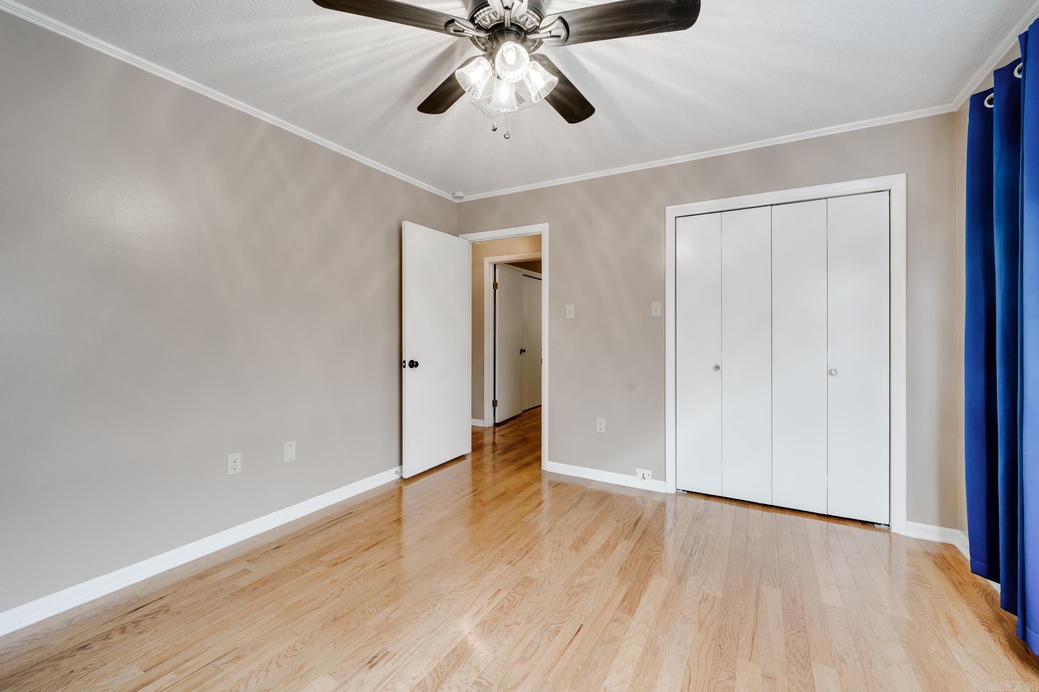 6 E Post Oak Drive