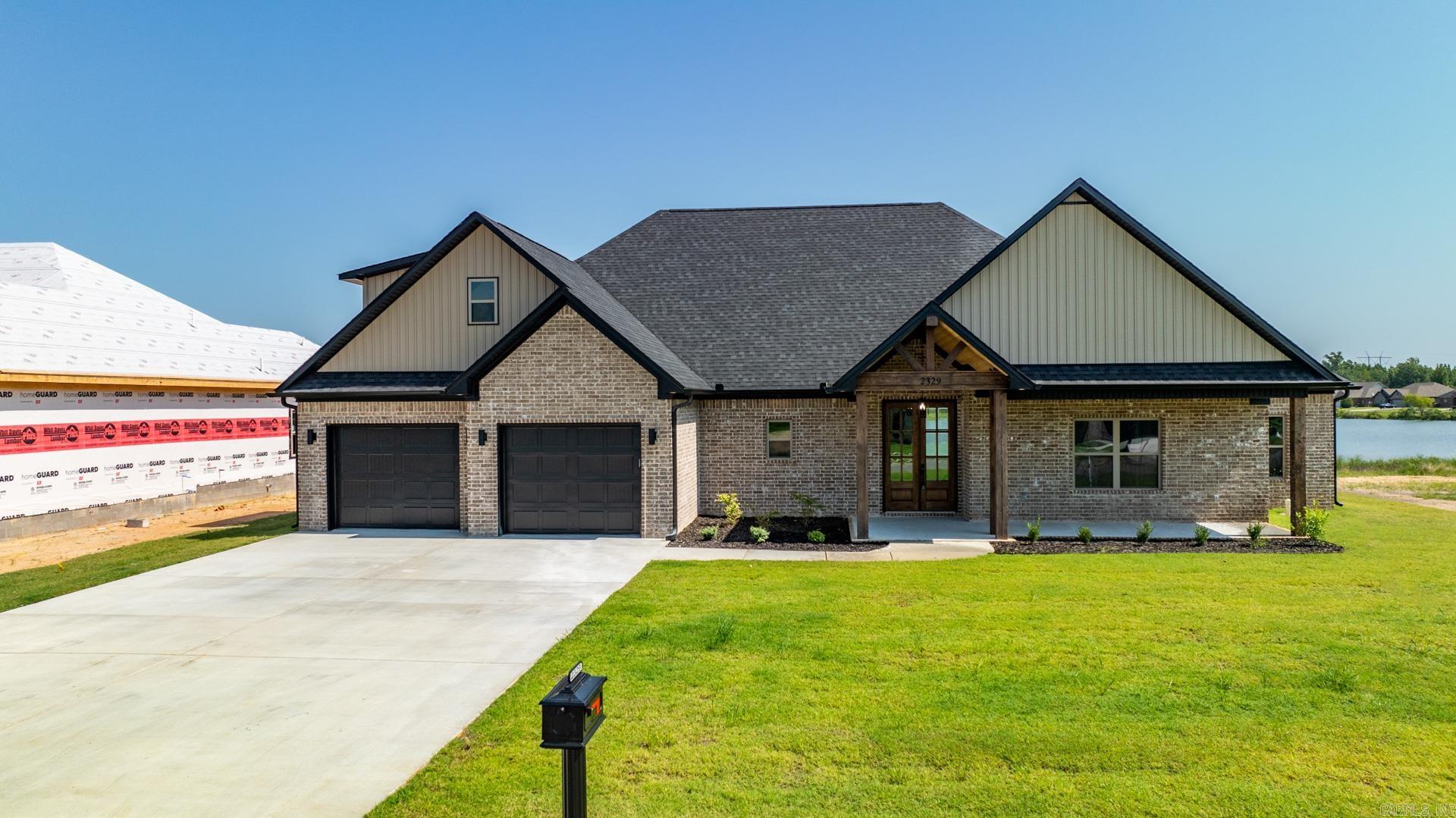 2329 Lakewood Circle