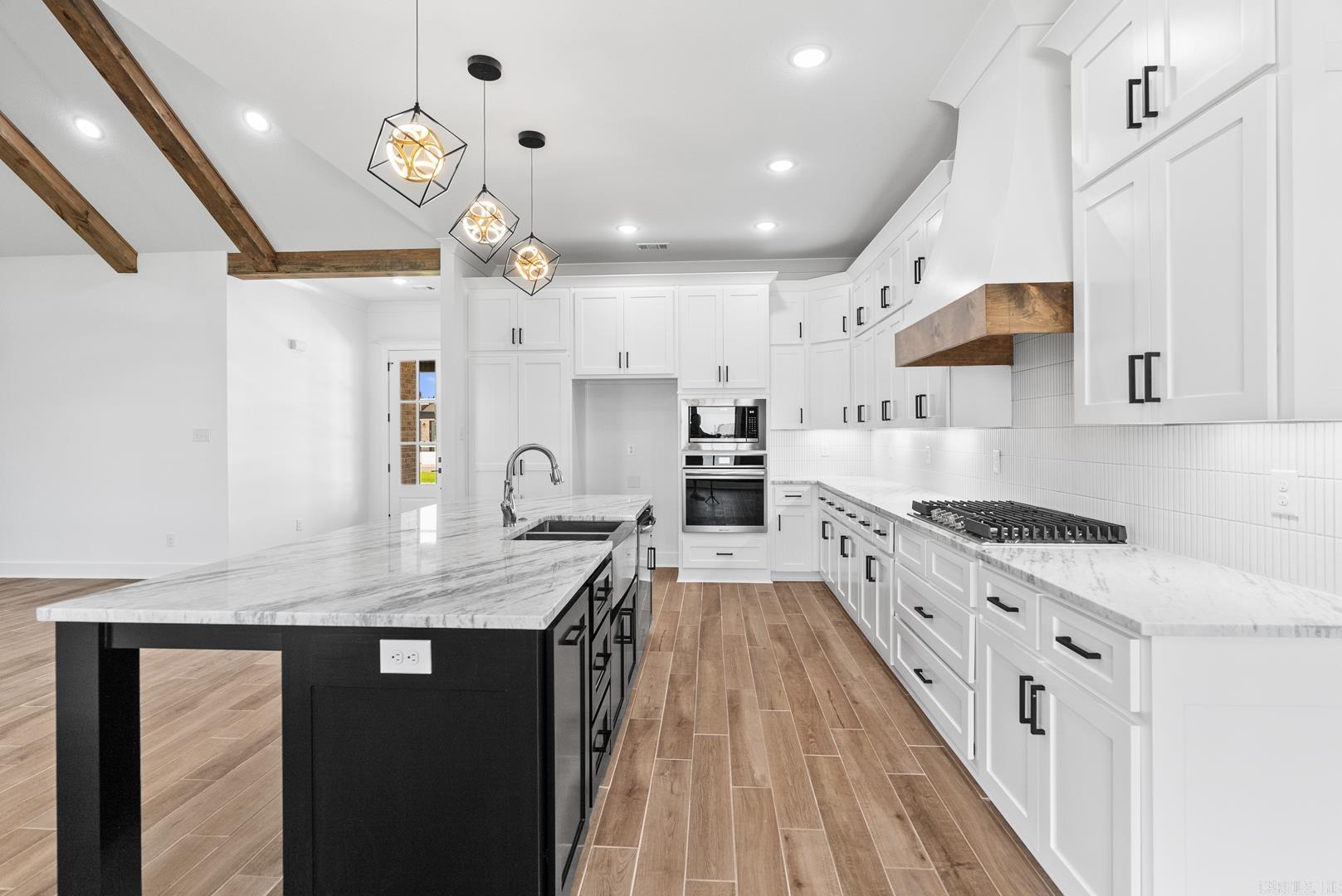 2329 Lakewood Circle
