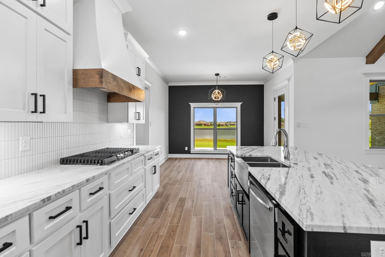 2329 Lakewood Circle