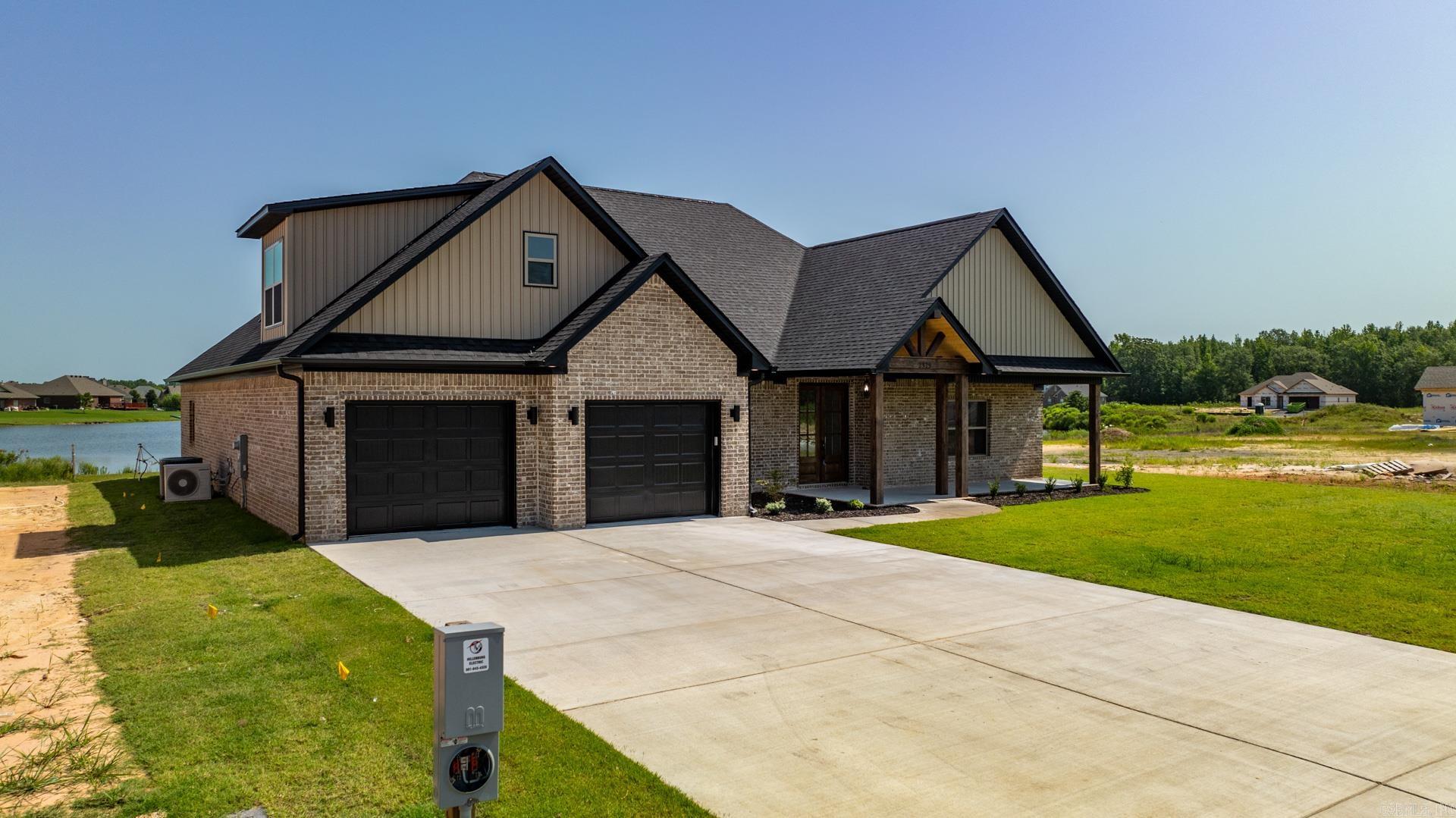 2329 Lakewood Circle
