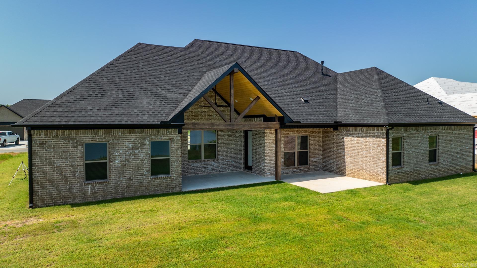 2329 Lakewood Circle