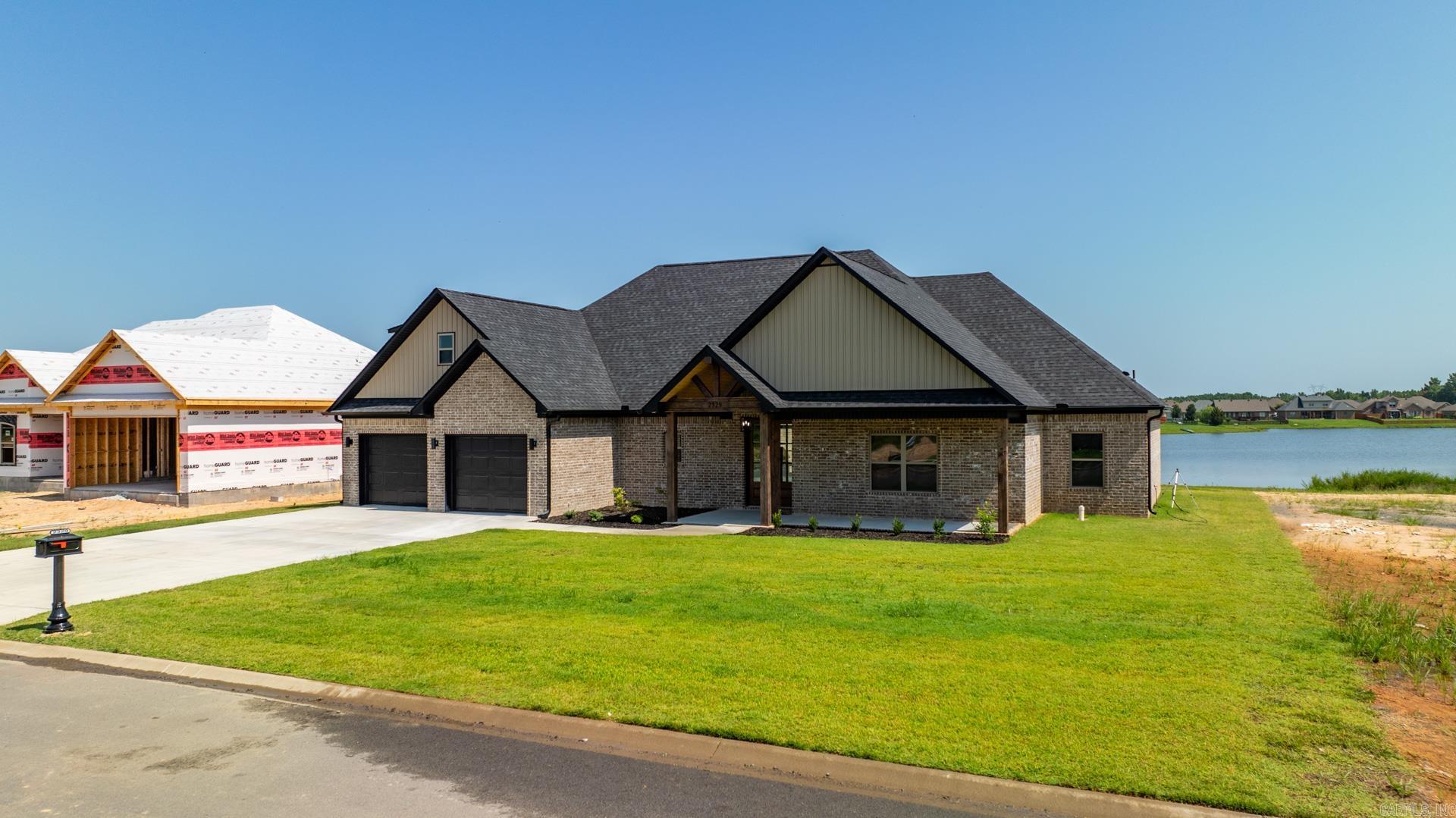 2329 Lakewood Circle