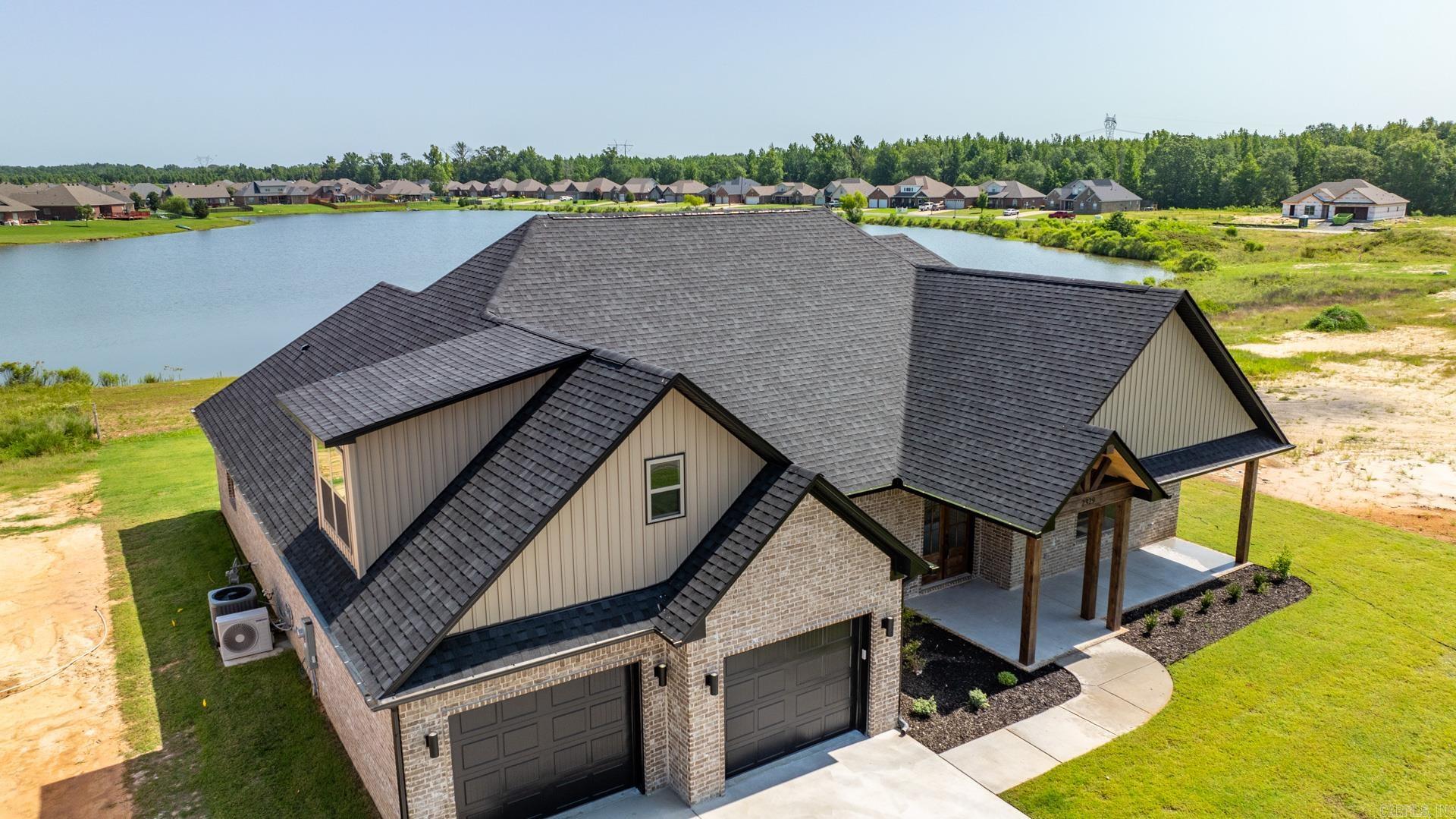 2329 Lakewood Circle