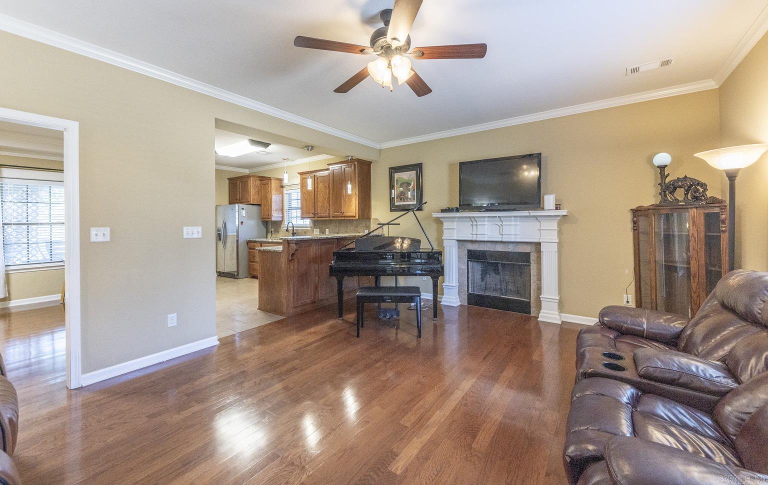 3209 S. Crescent Drive