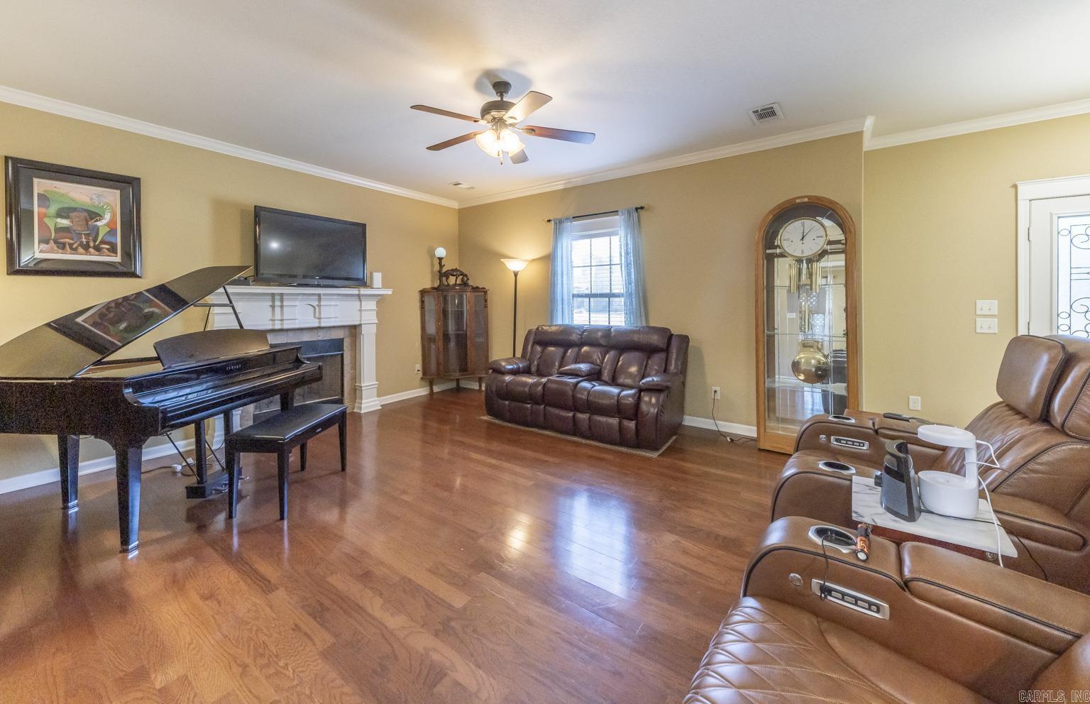 3209 S. Crescent Drive