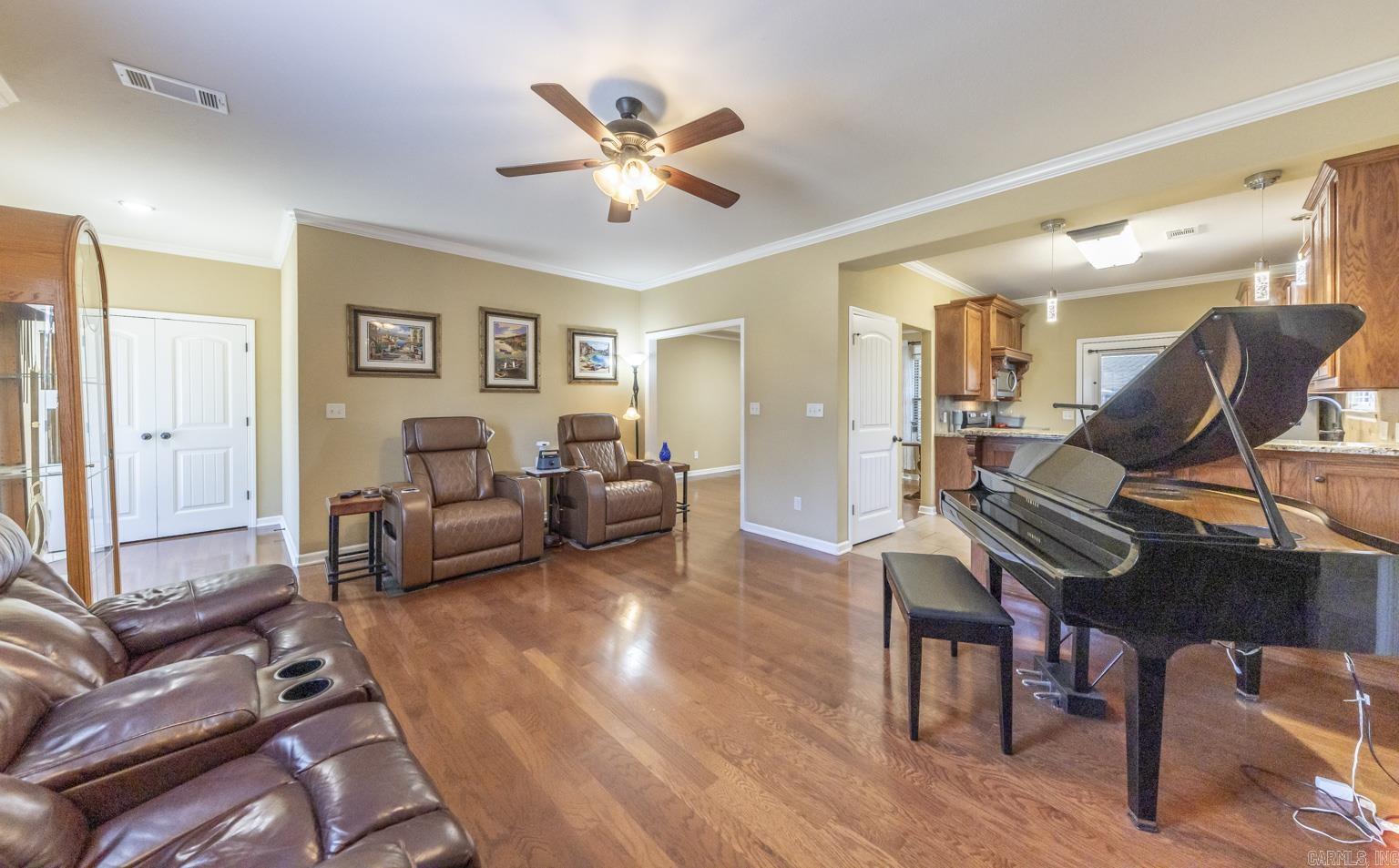 3209 S. Crescent Drive