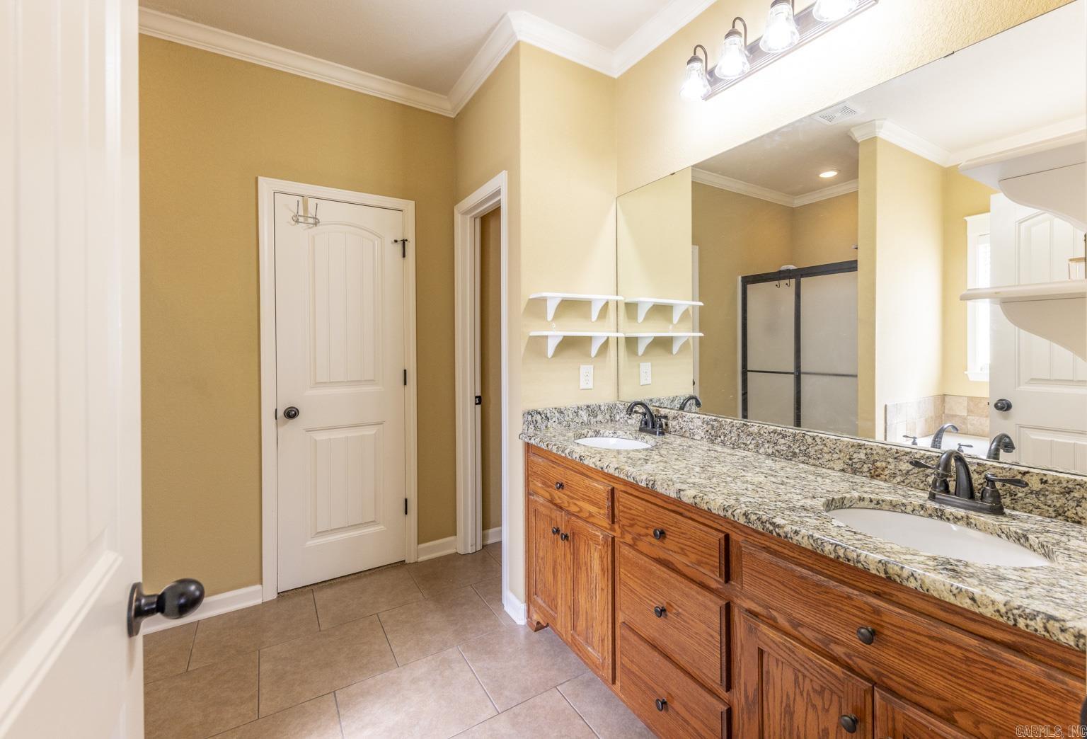 3209 S. Crescent Drive