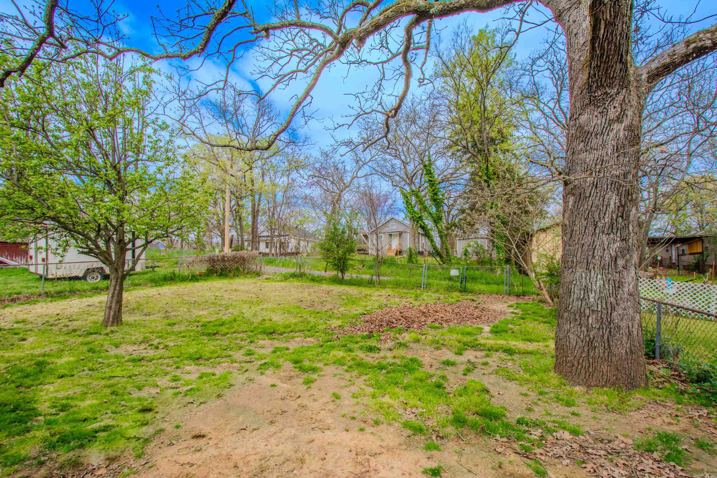 917 W 44th Street