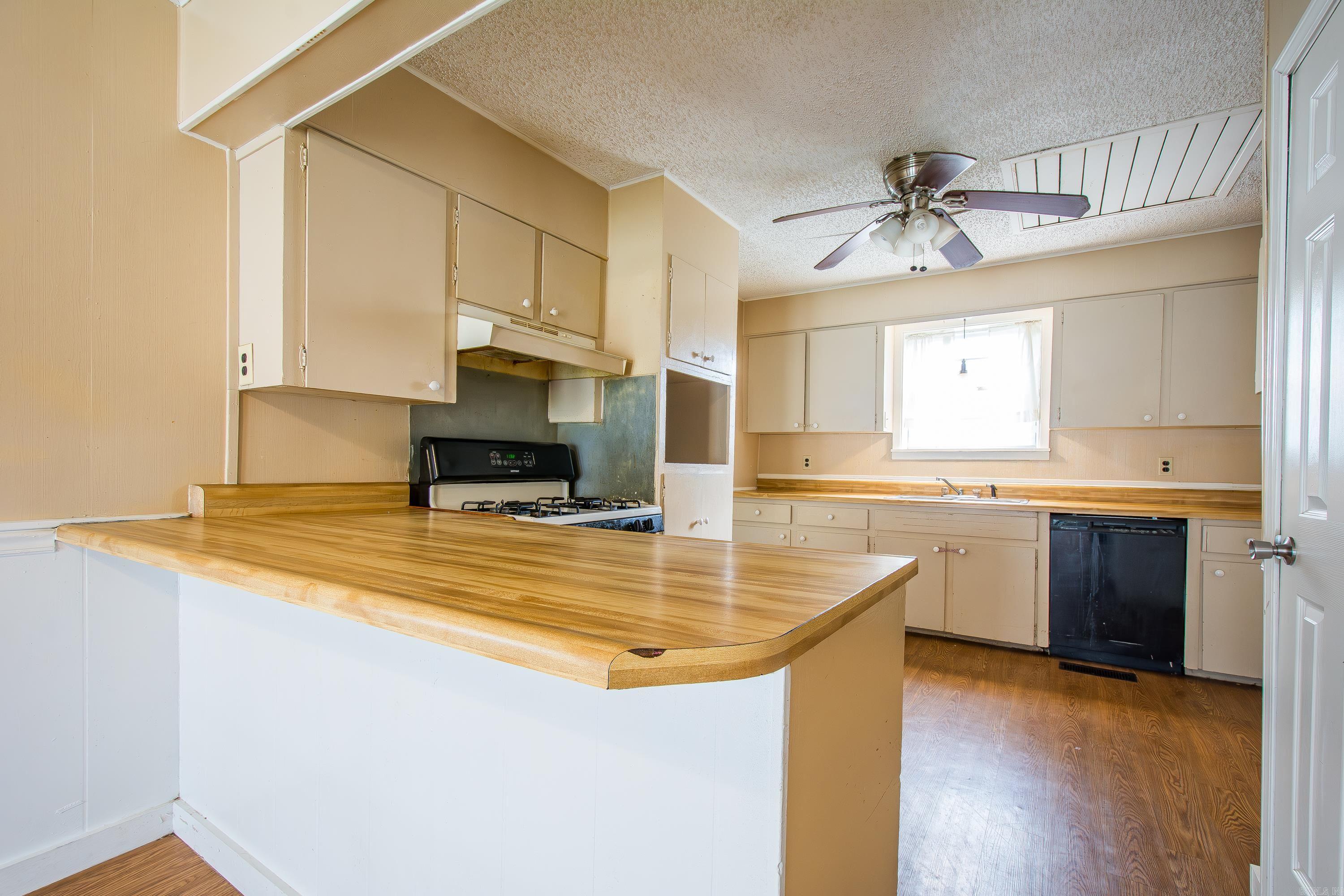 917 W 44th Street
