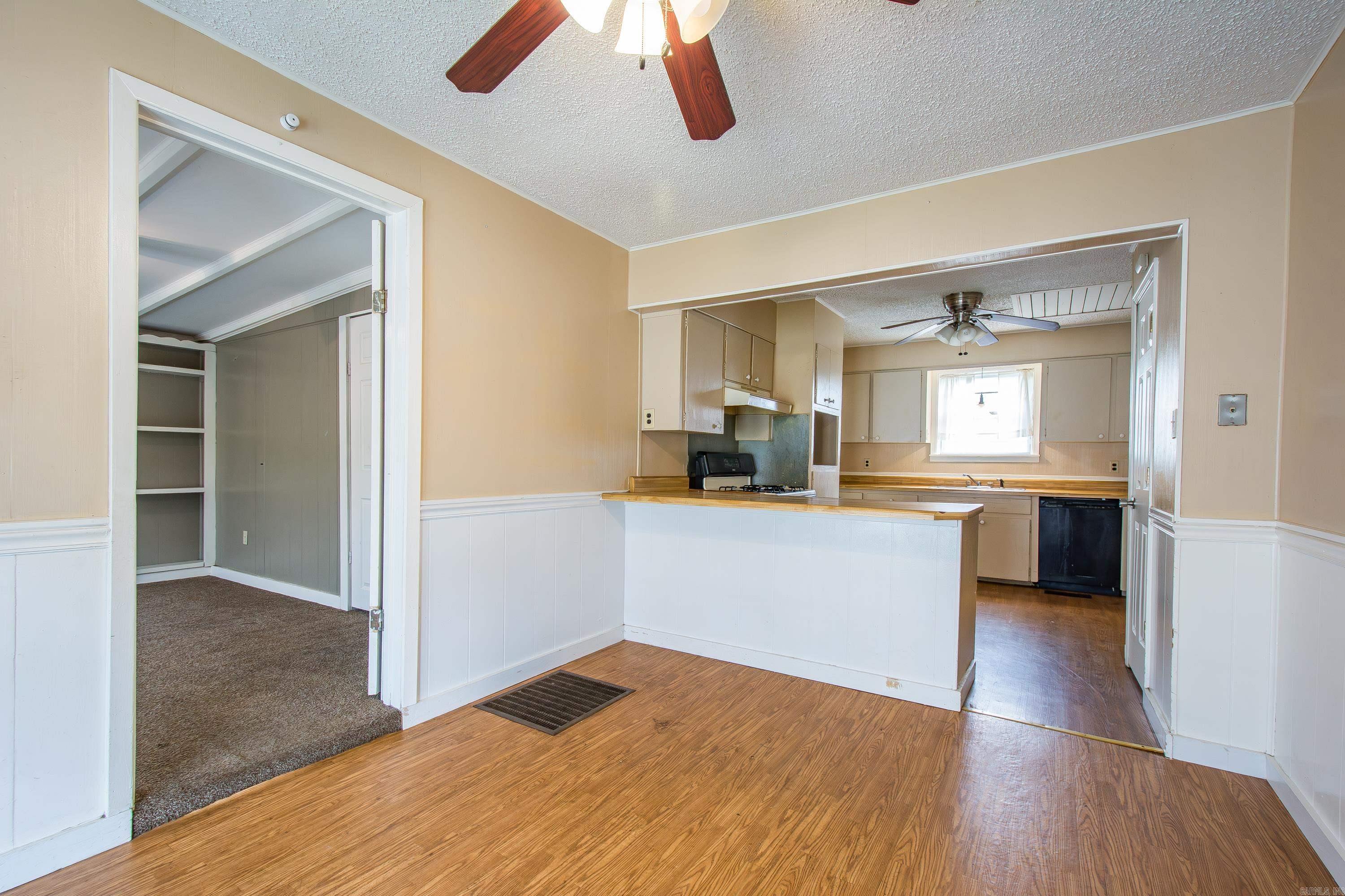 917 W 44th Street