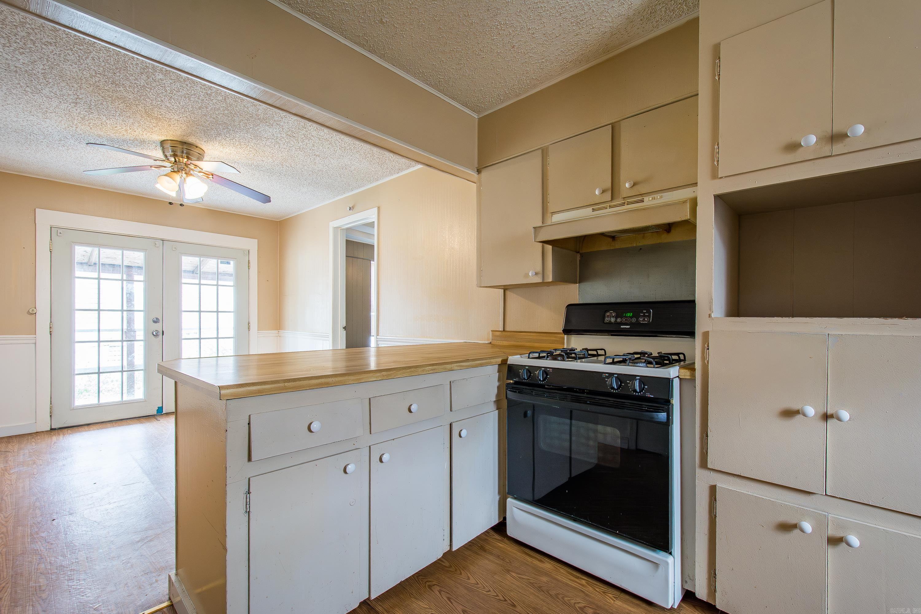 917 W 44th Street