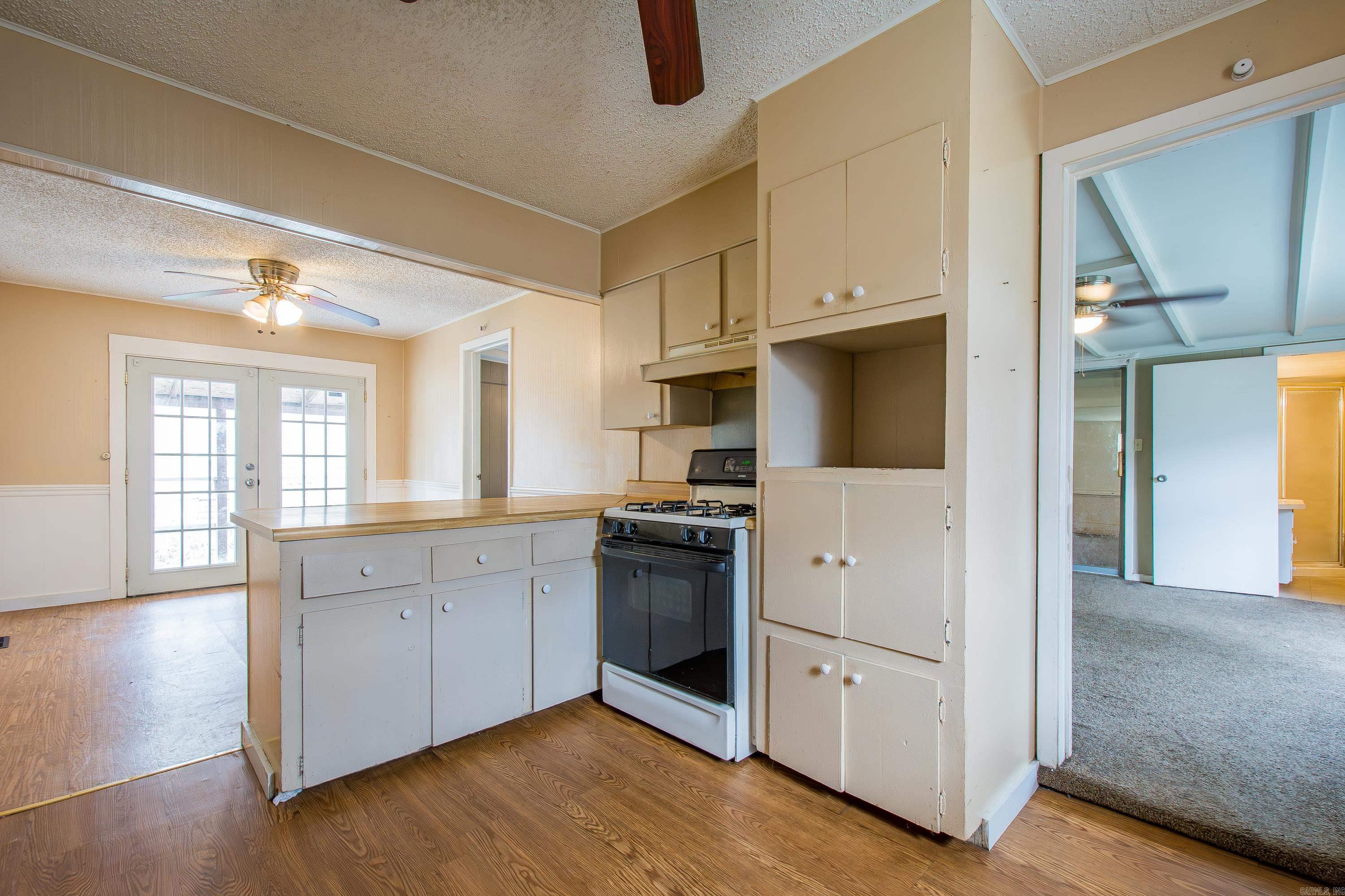 917 W 44th Street