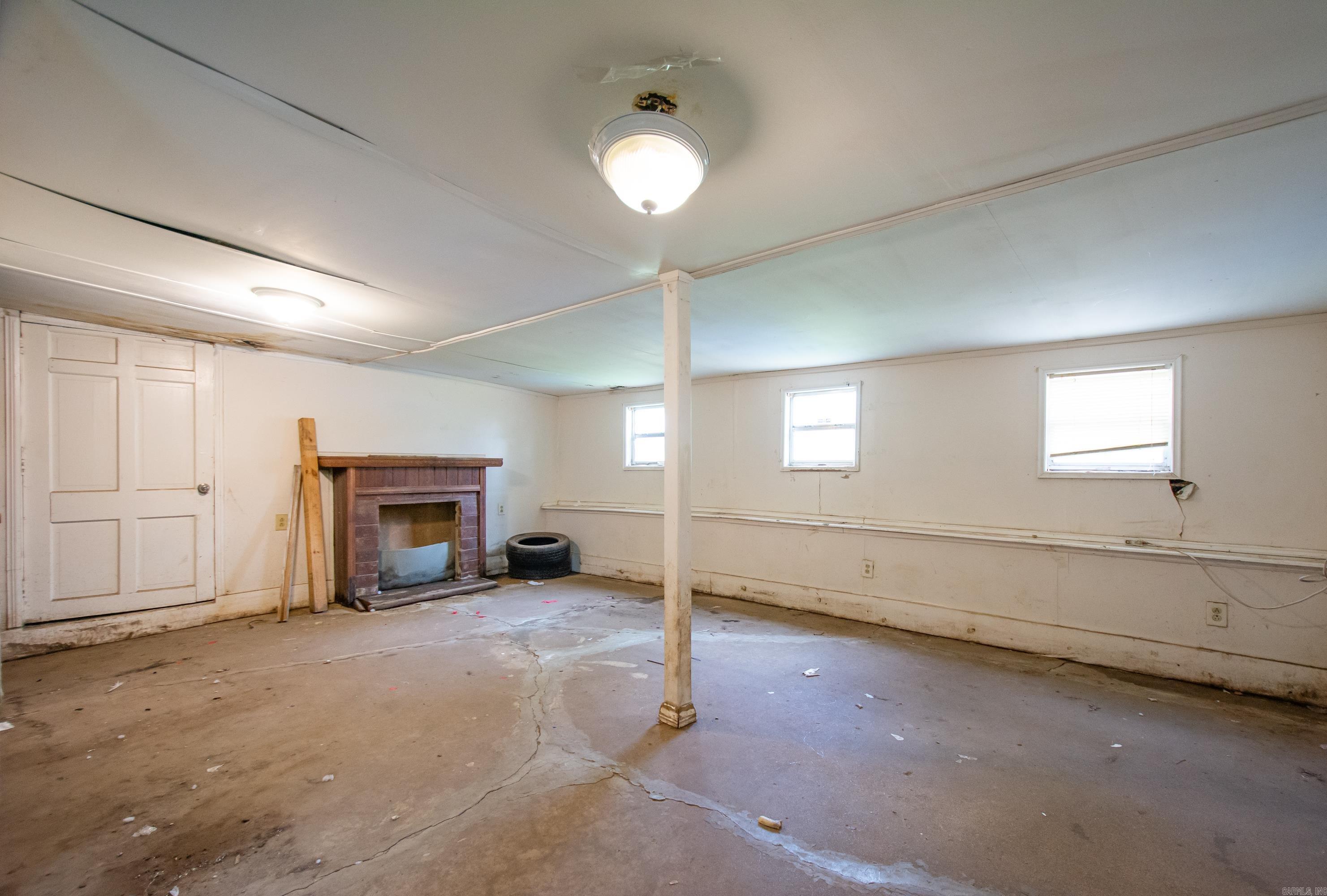 917 W 44th Street