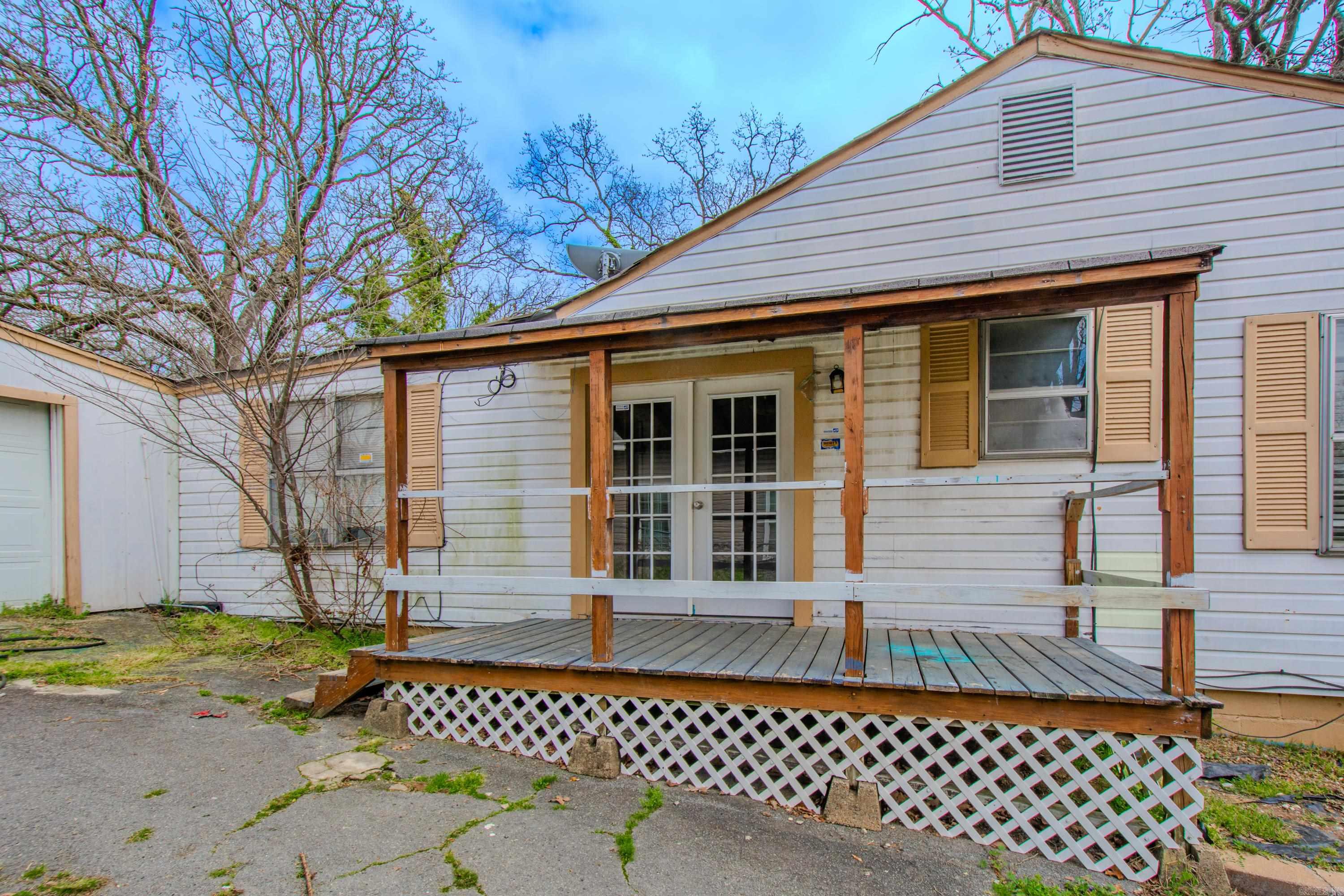 917 W 44th Street
