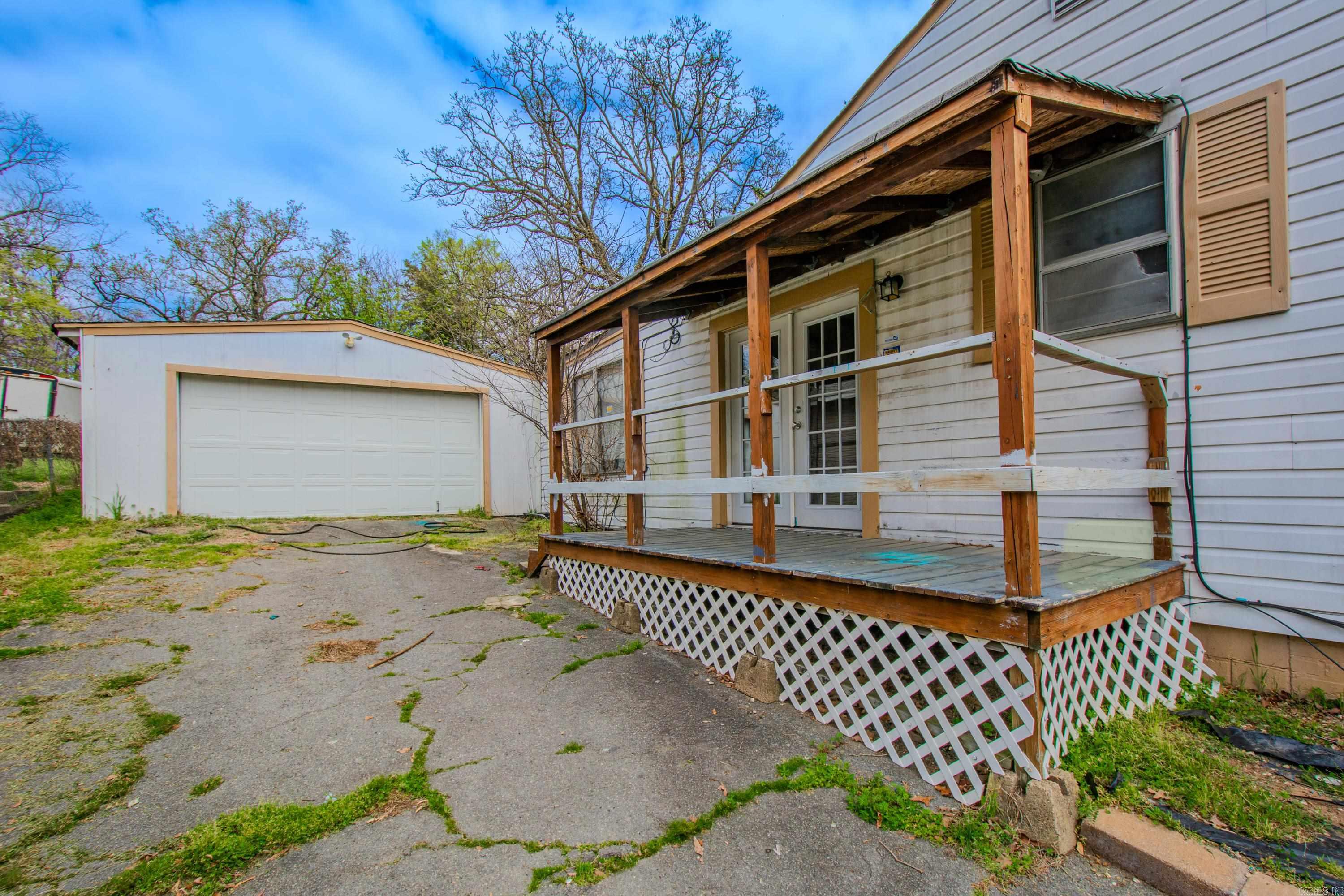 917 W 44th Street