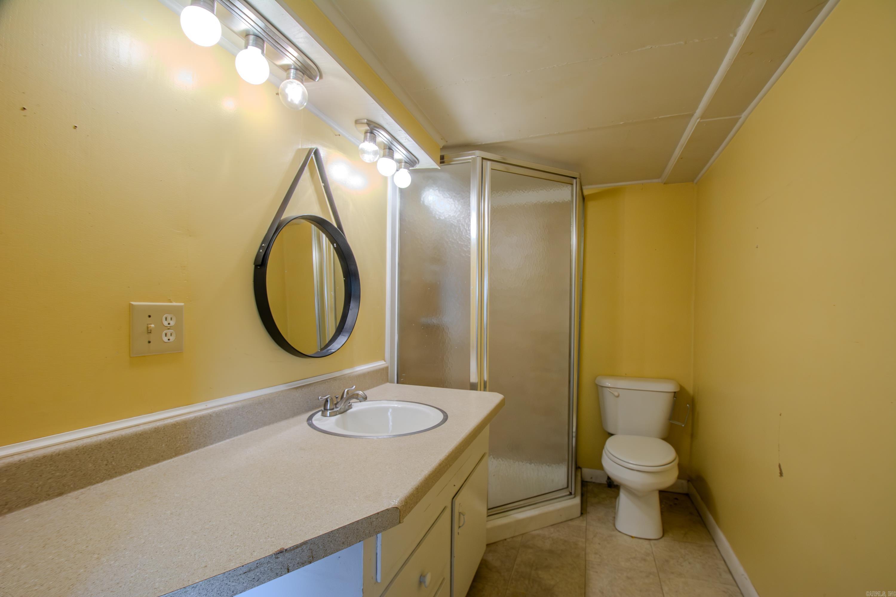917 W 44th Street