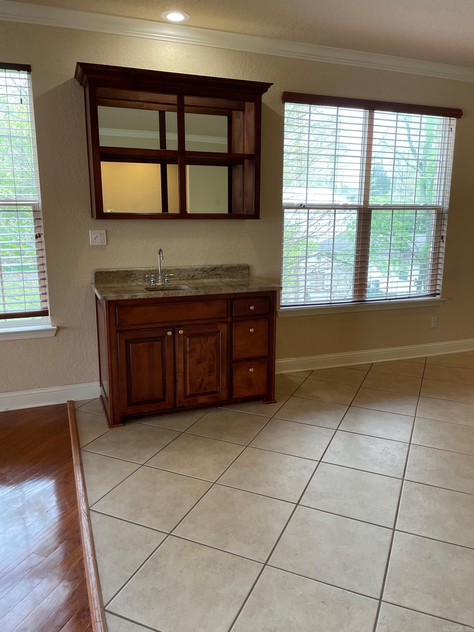 451 Lakeland Drive Unit: B4