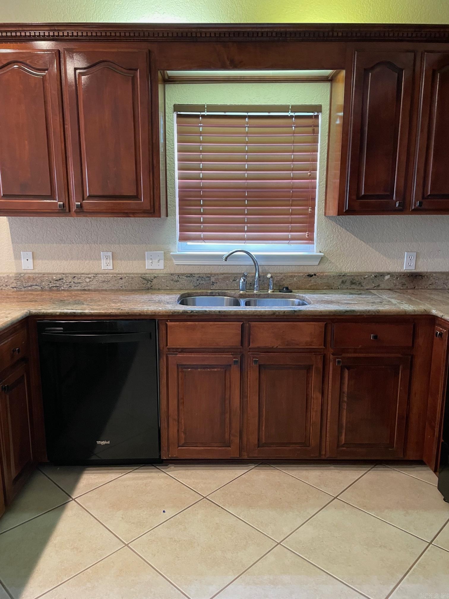 451 Lakeland Drive Unit: B4