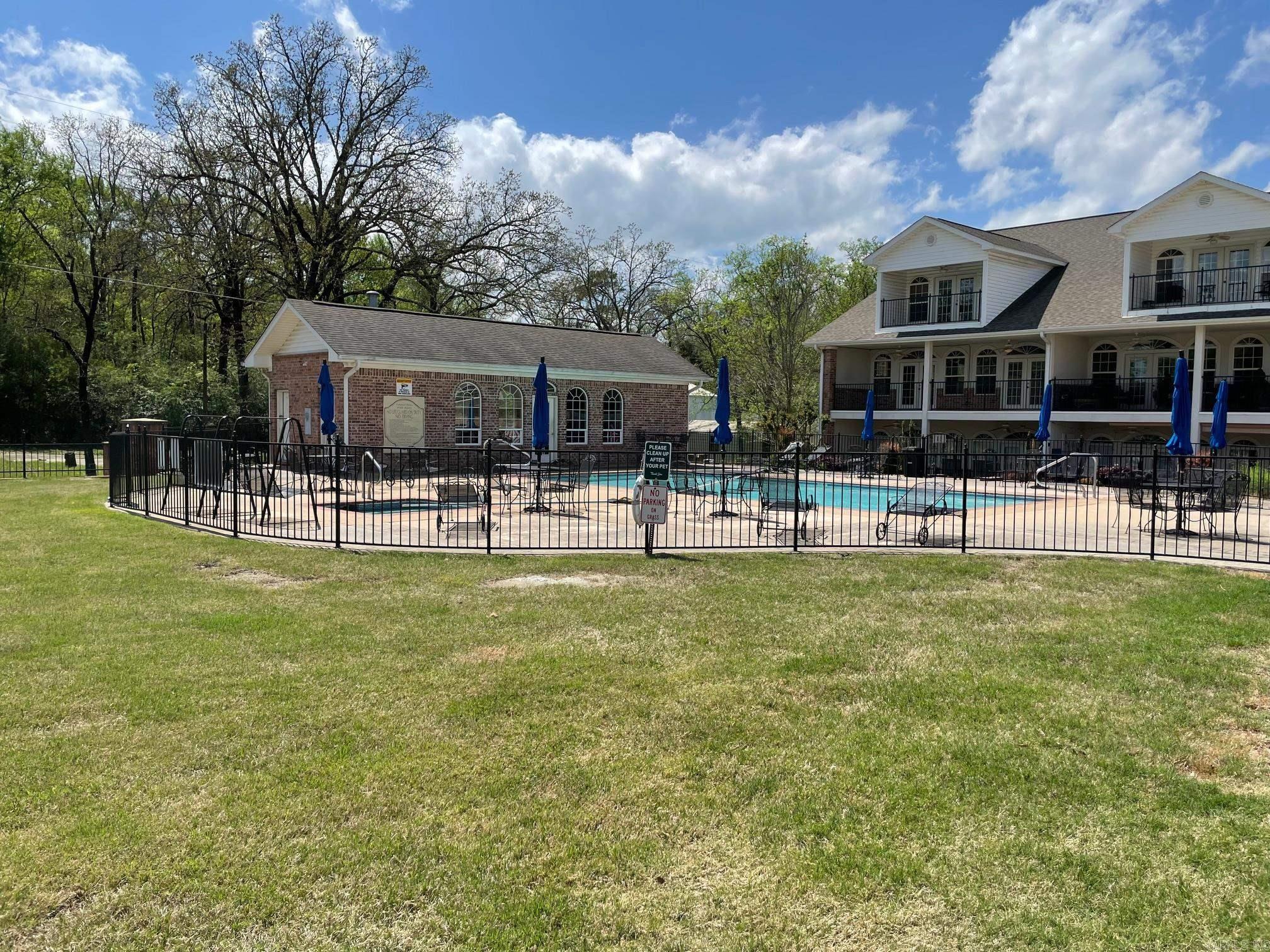 451 Lakeland Drive Unit: B4