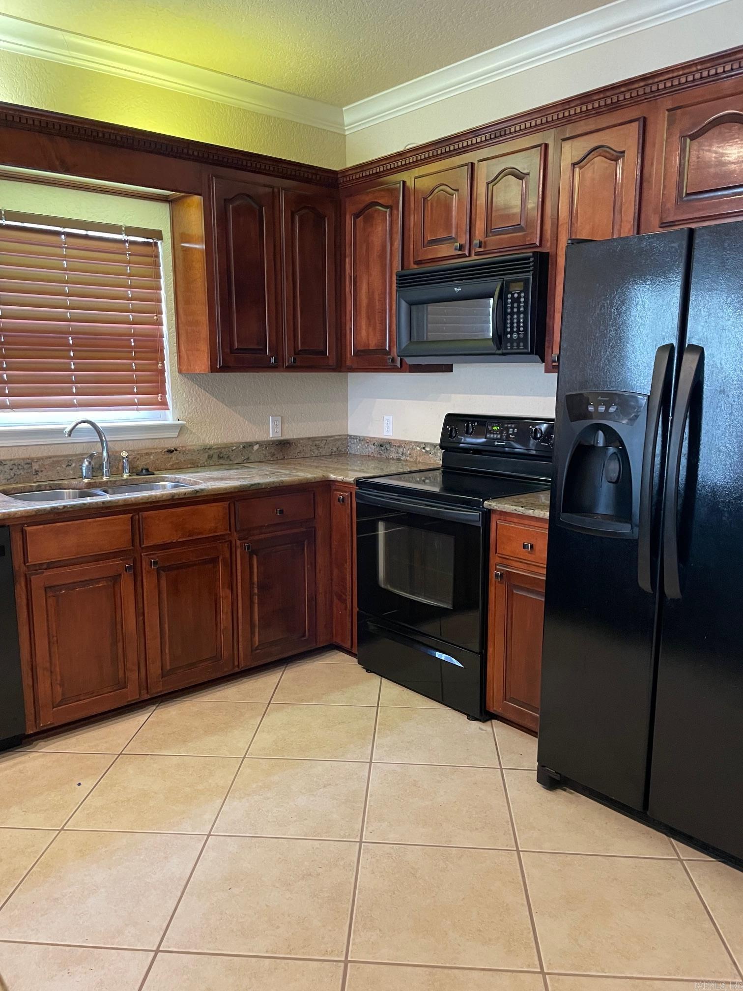 451 Lakeland Drive Unit: B4