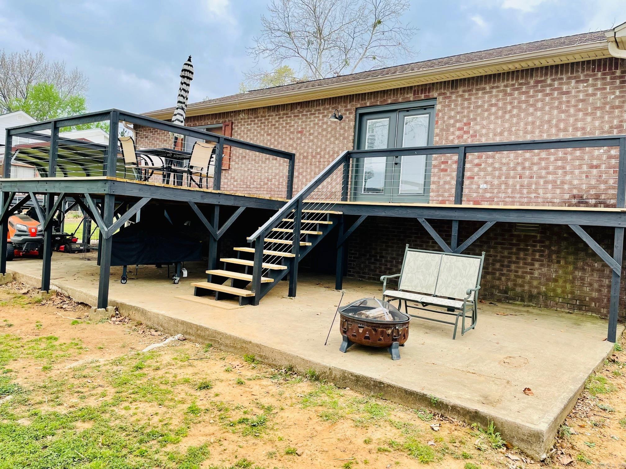43 Shamrock Dr