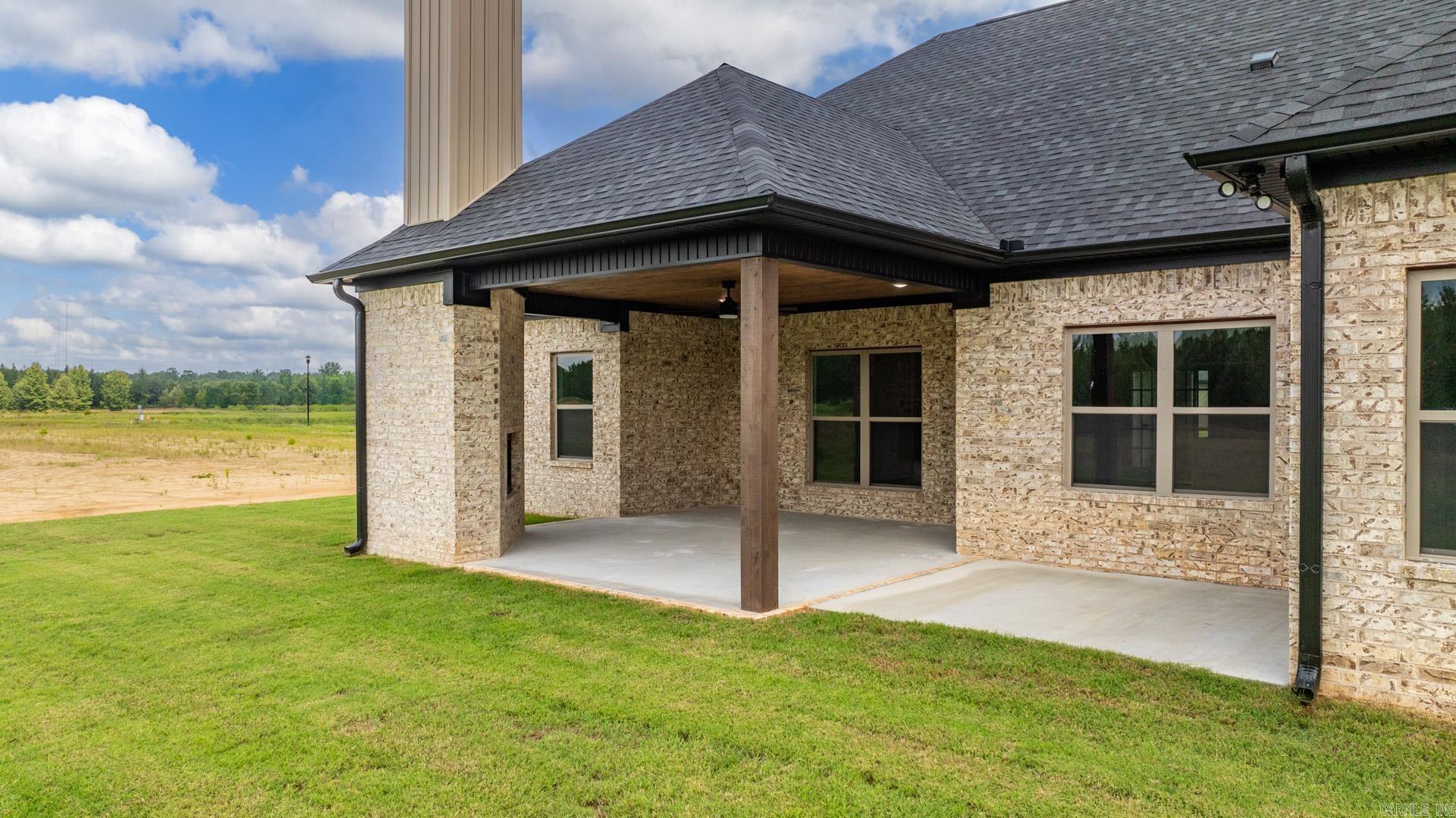 2328 Lakewood Circle