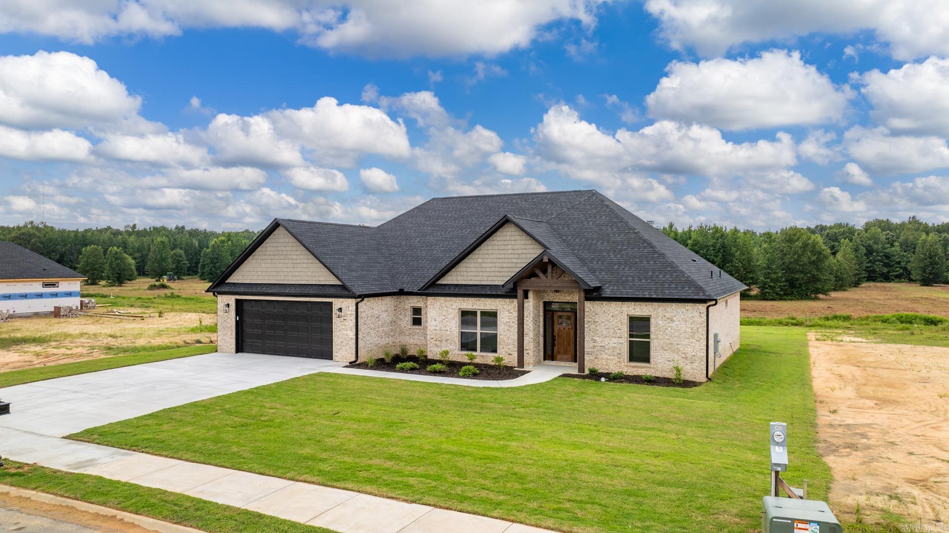 2328 Lakewood Circle
