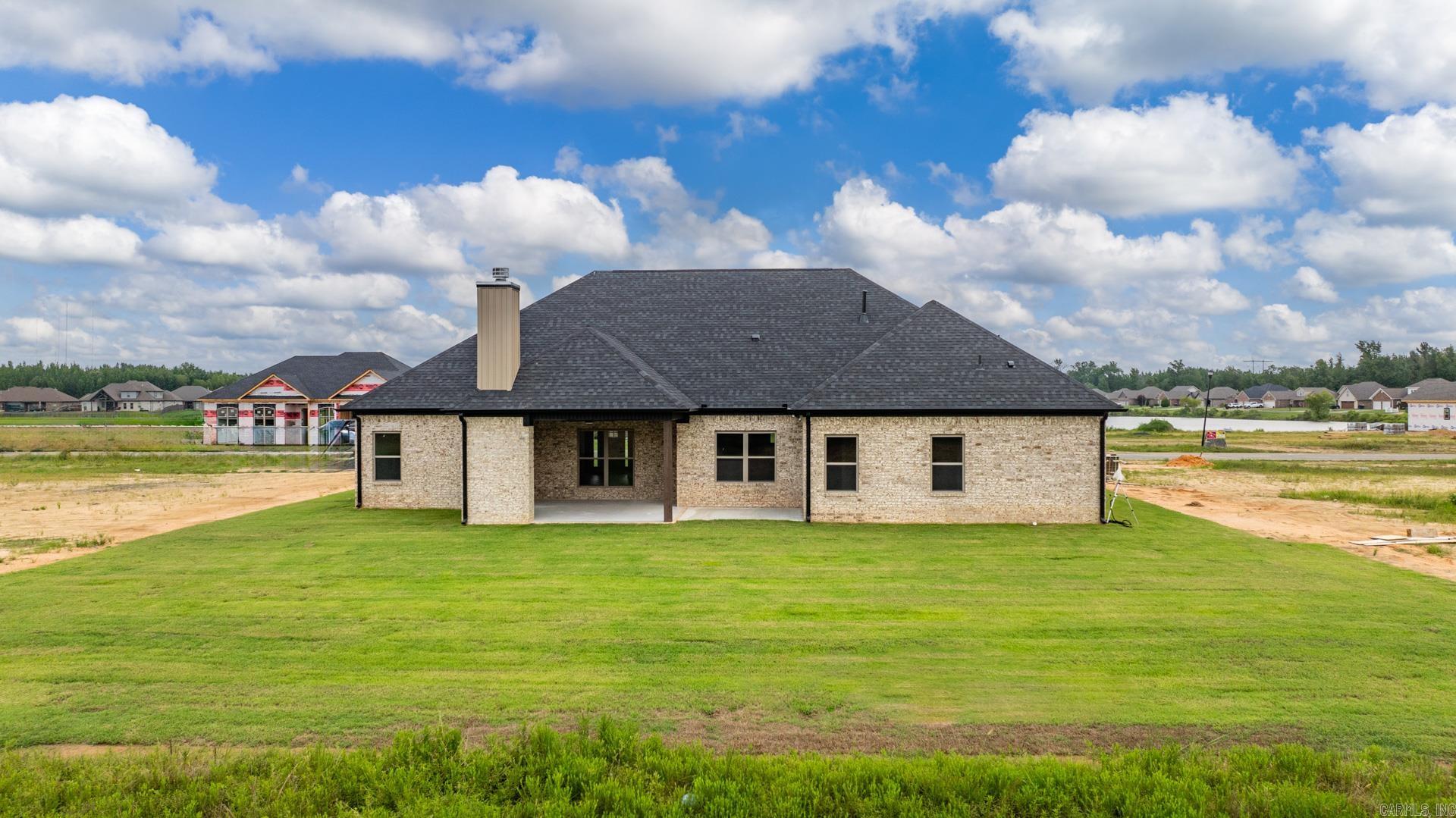 2328 Lakewood Circle