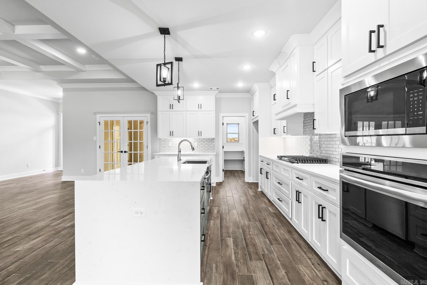 2328 Lakewood Circle