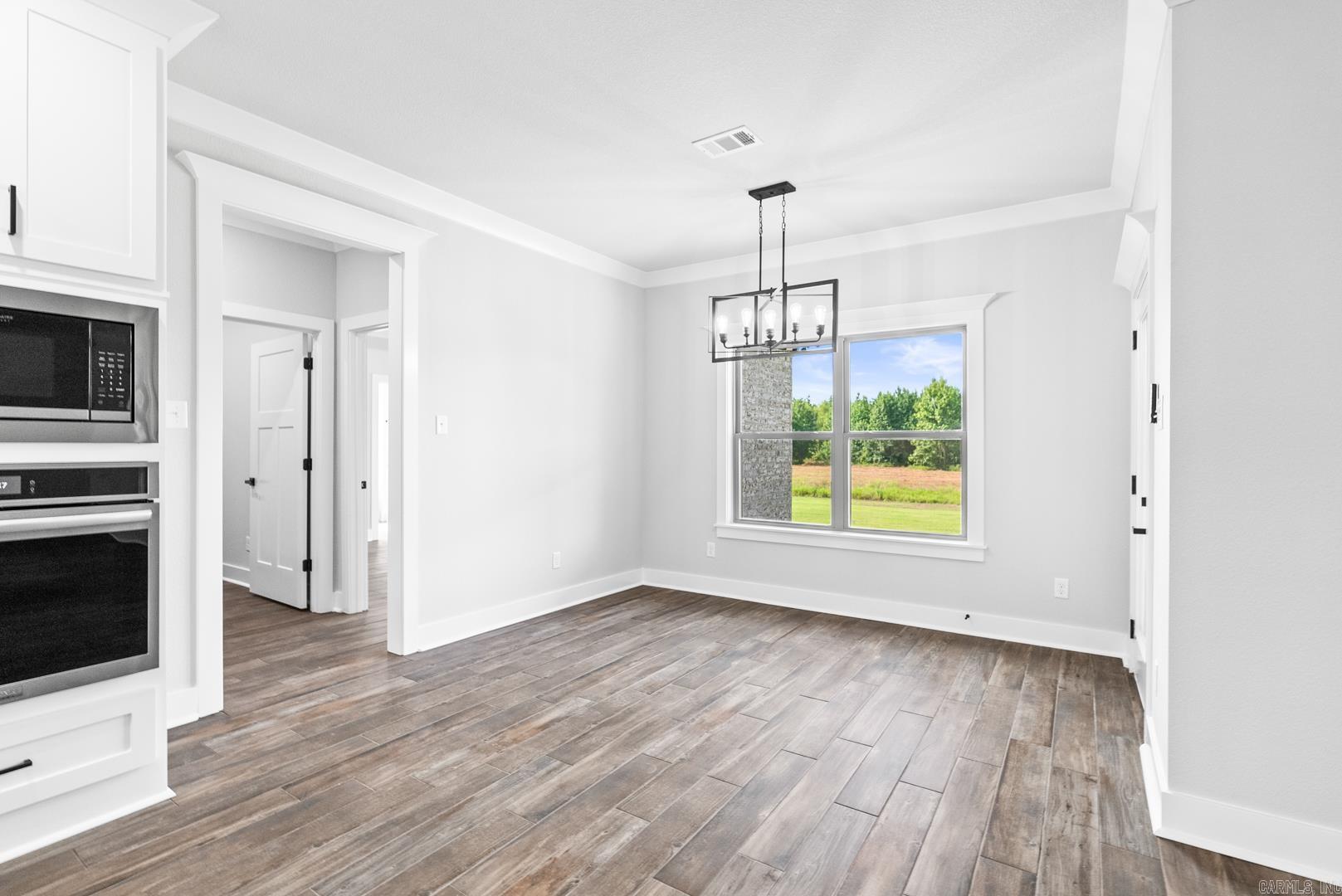 2328 Lakewood Circle