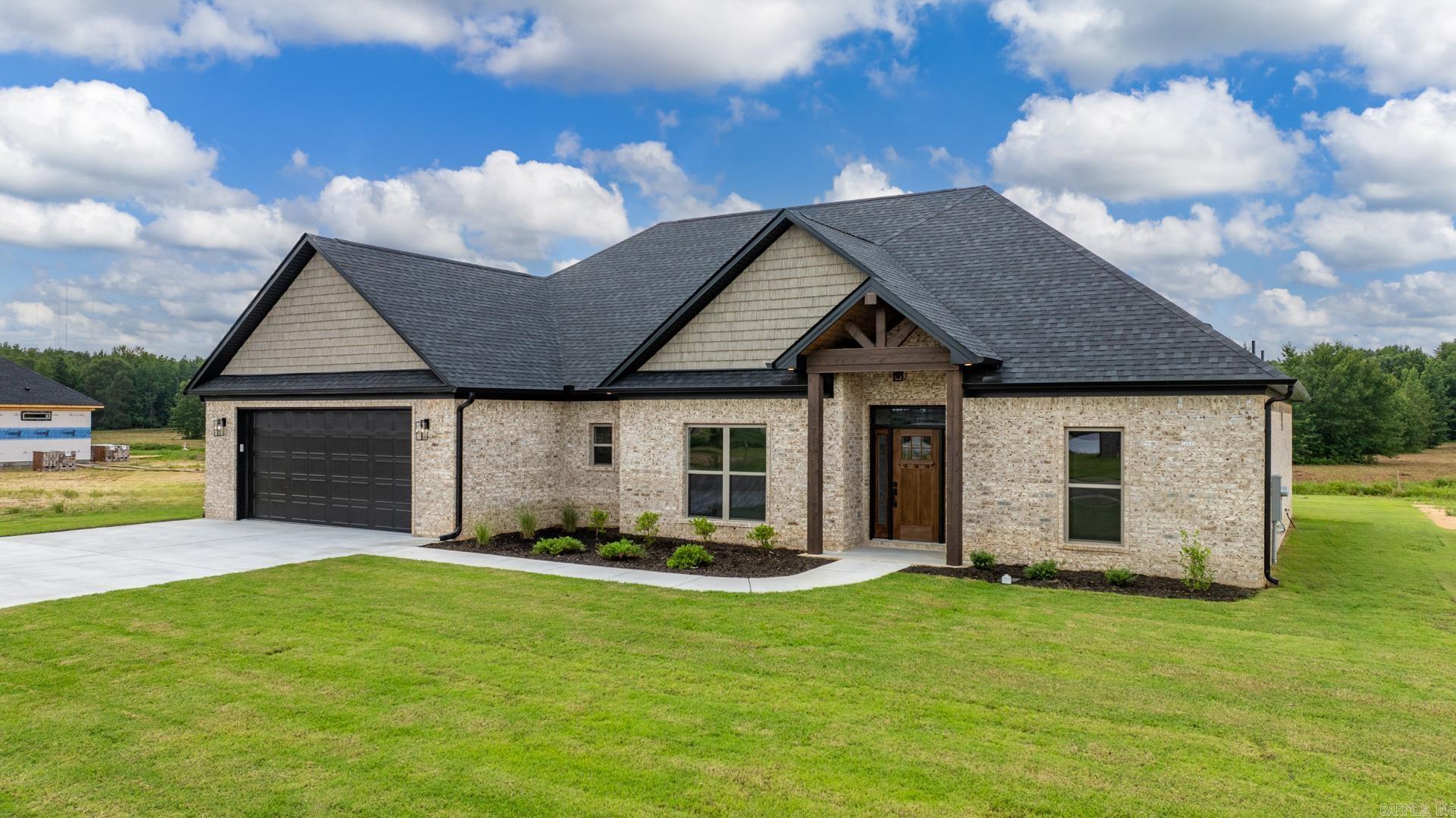 2328 Lakewood Circle
