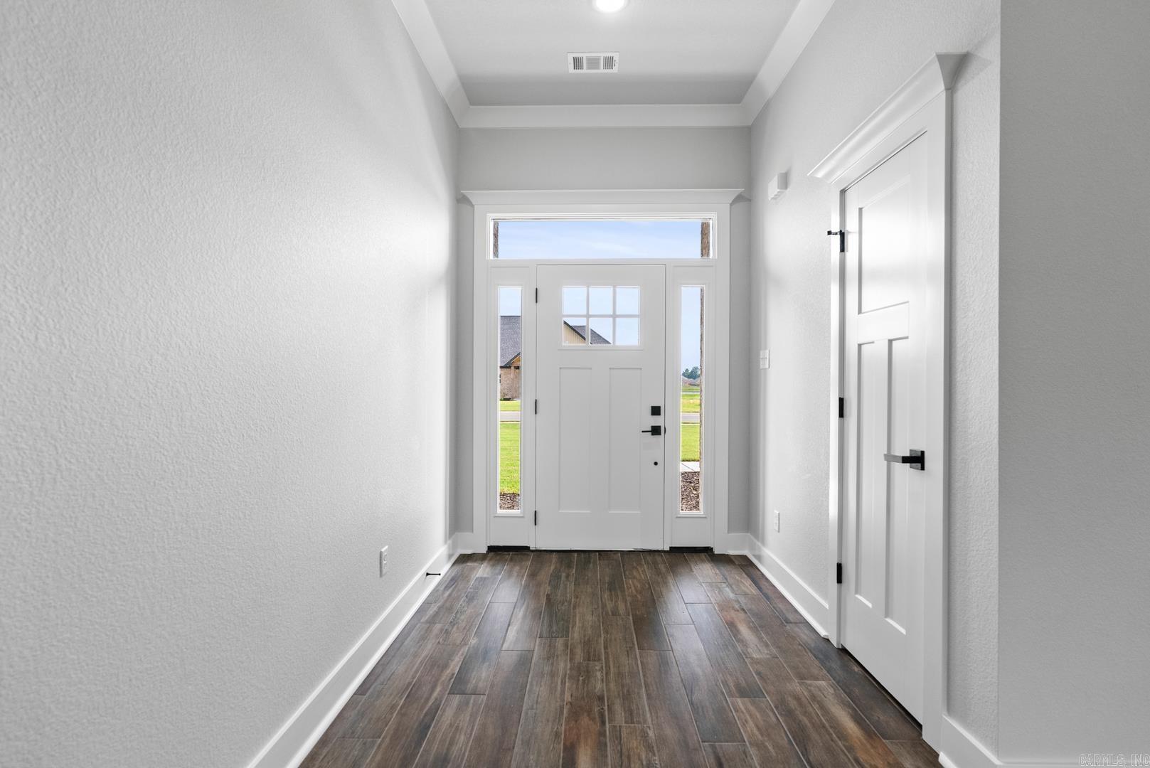 2328 Lakewood Circle