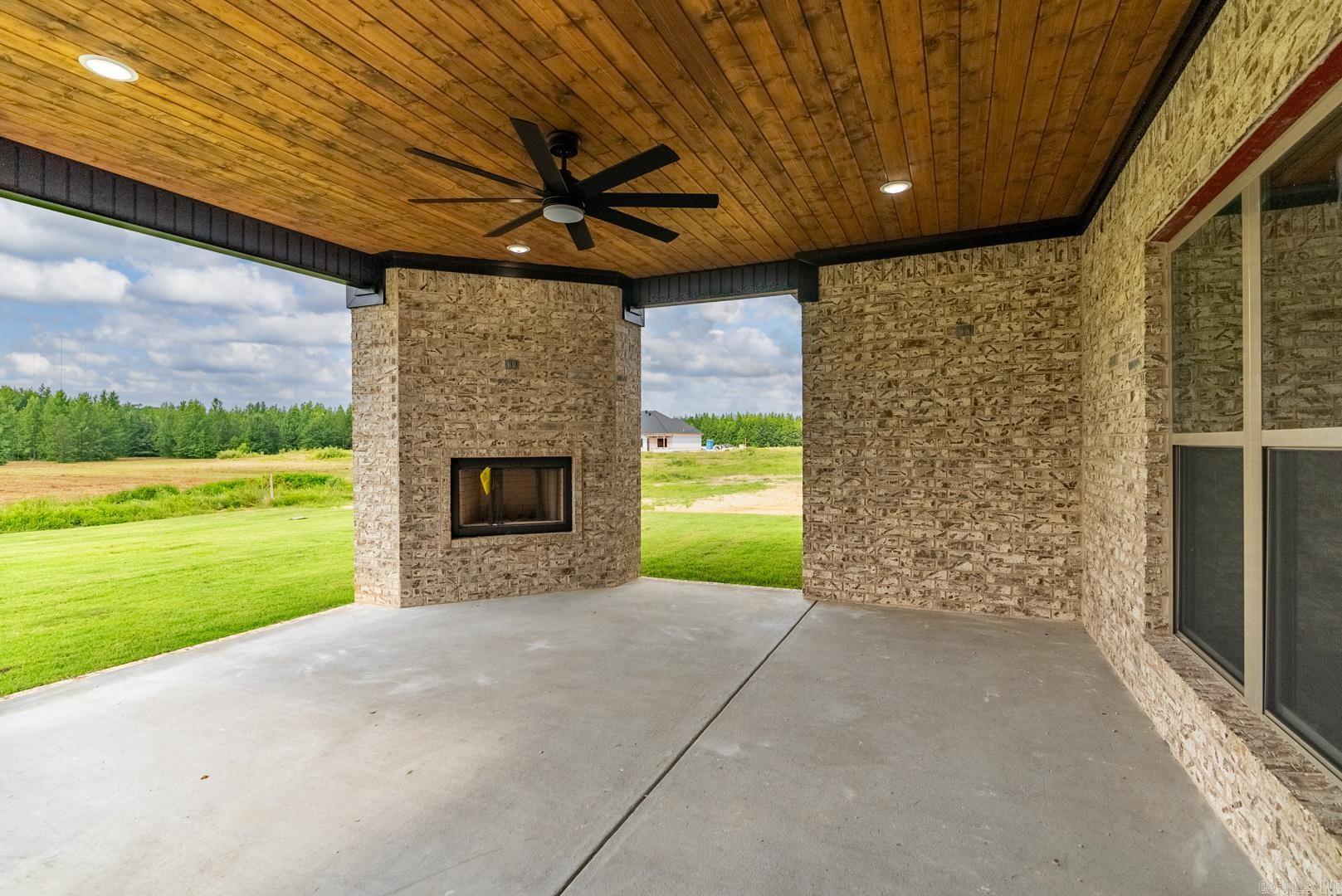 2328 Lakewood Circle