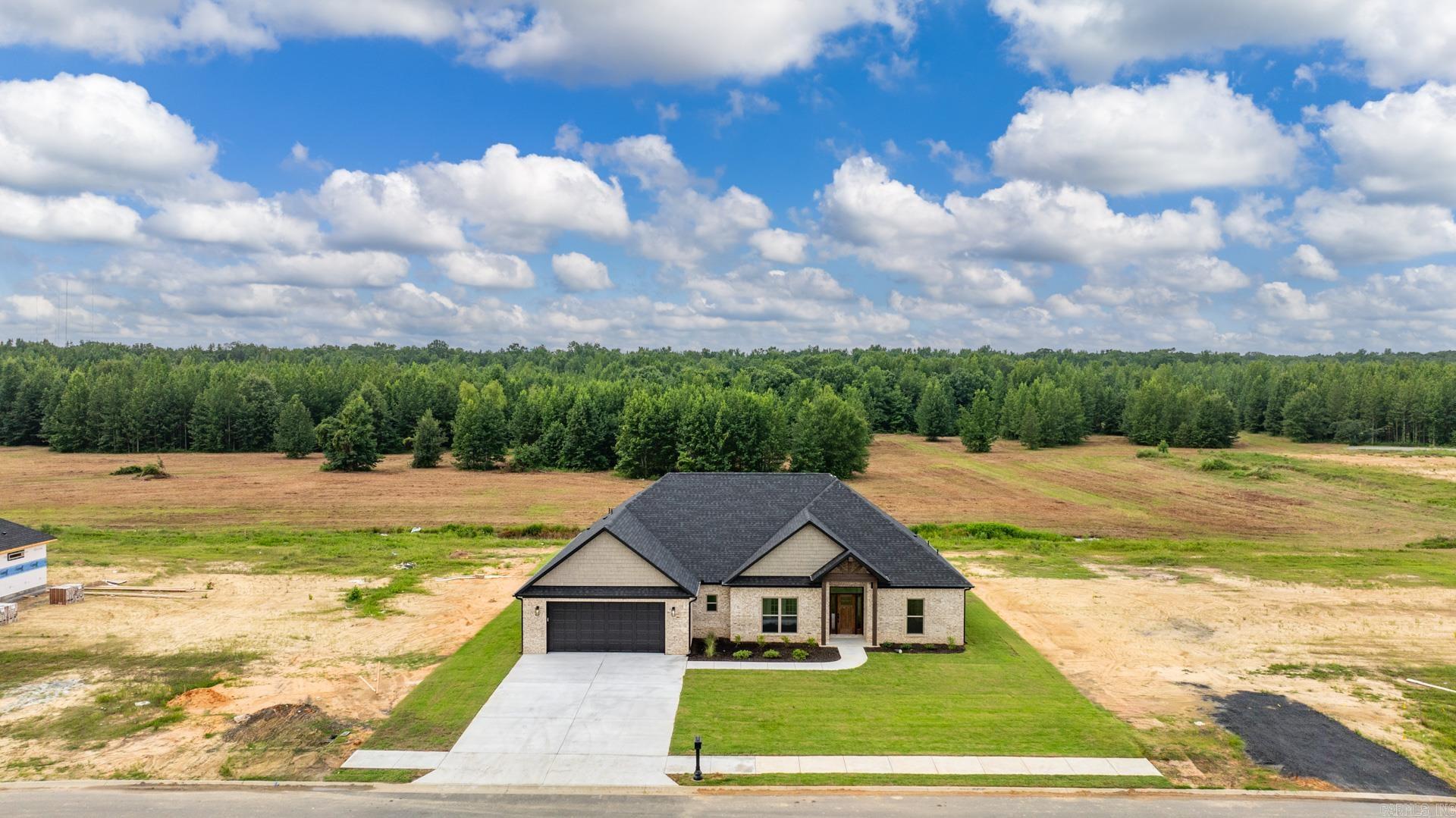 2328 Lakewood Circle