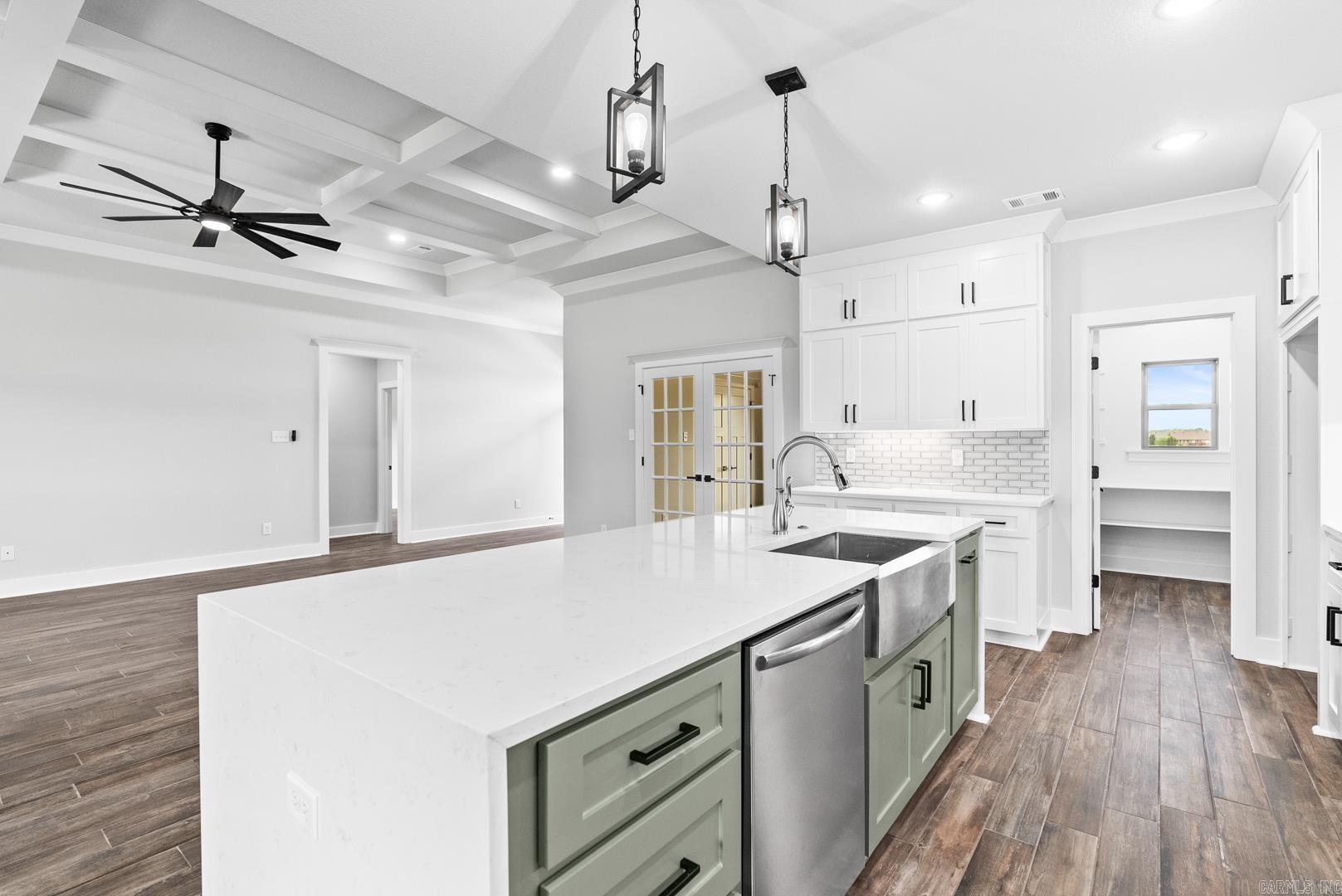 2328 Lakewood Circle