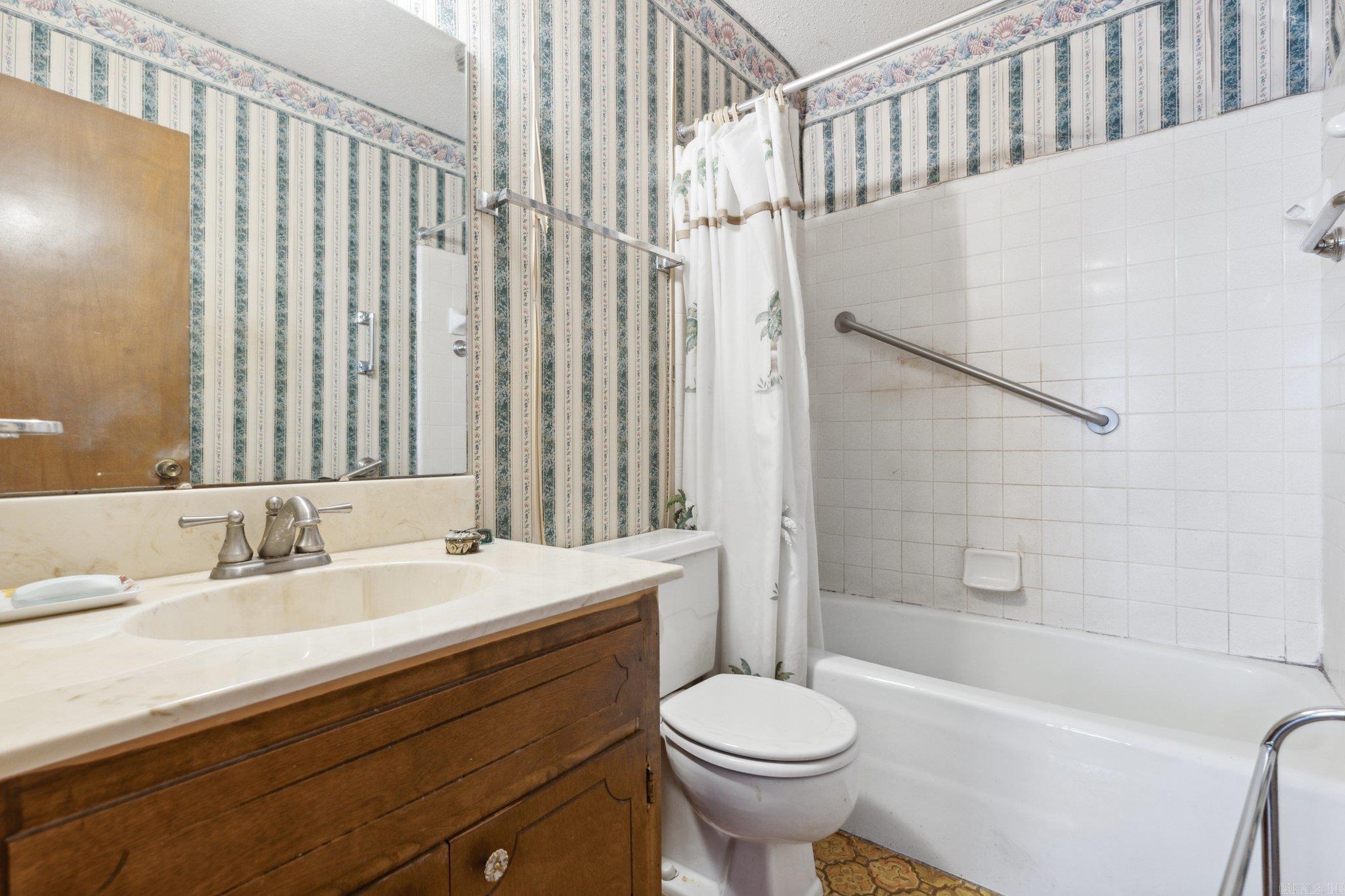6907 White Oak Cove